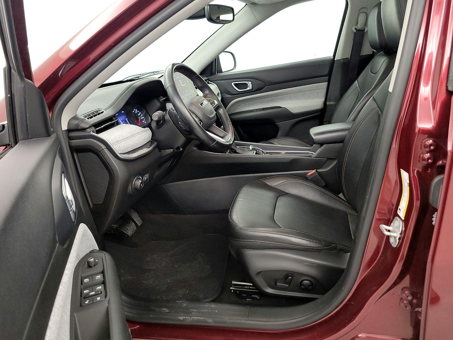 Thumbnail: 2022 Jeep Compass - 11