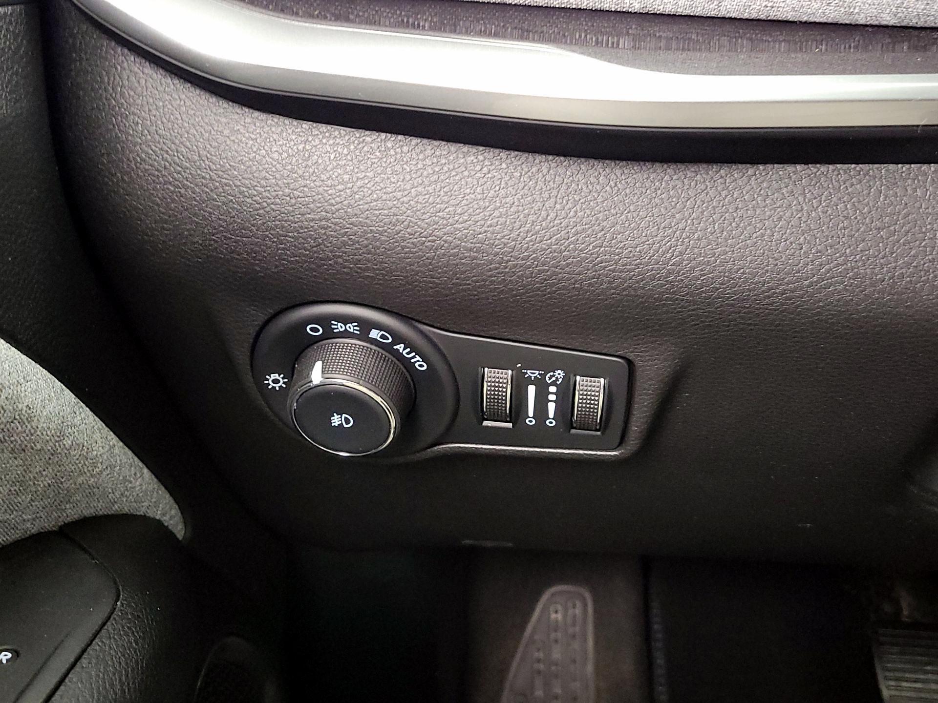 Thumbnail: 2022 Jeep Compass - 13