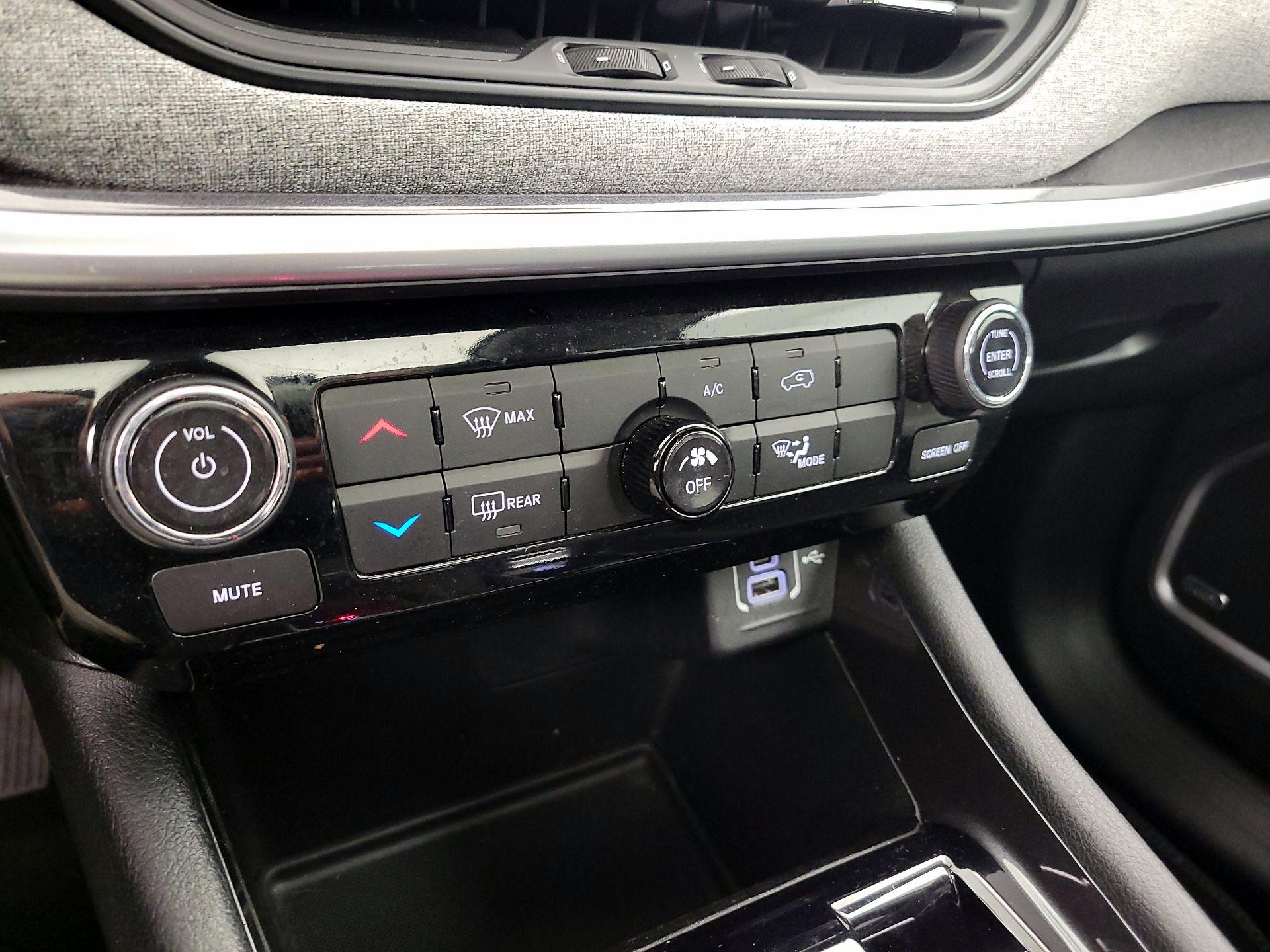 Thumbnail: 2022 Jeep Compass - 16