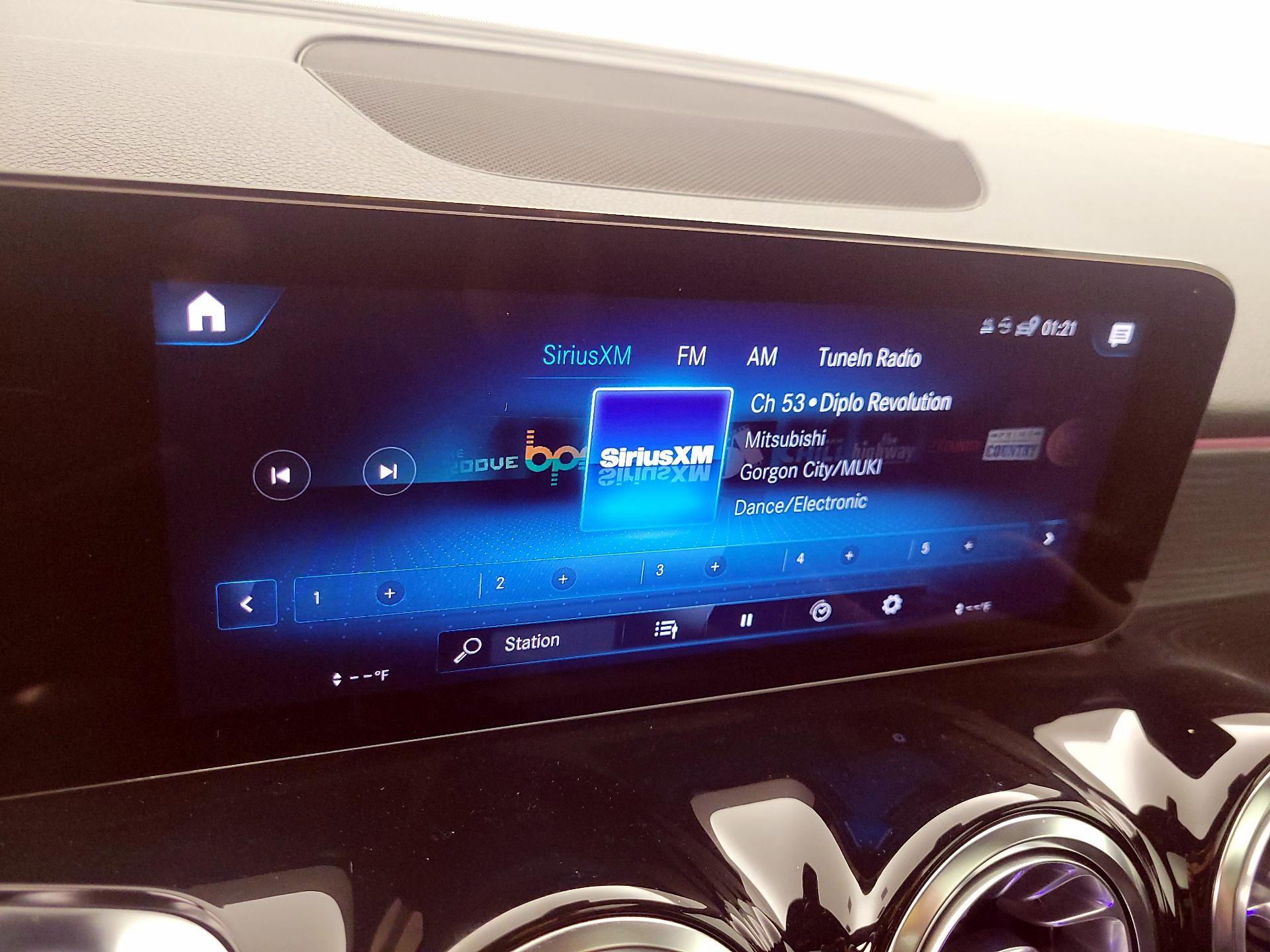 Thumbnail: 2023 Mercedes-Benz GLB - 15