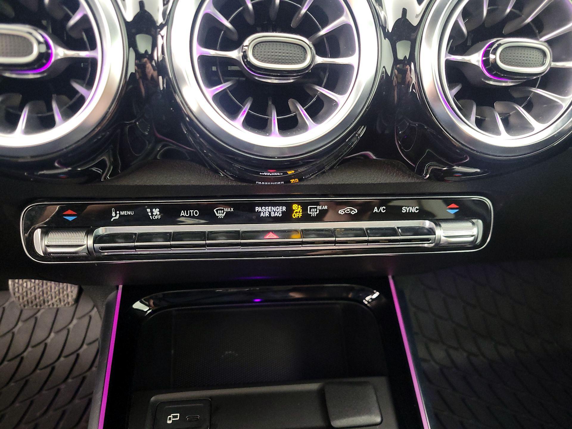 Thumbnail: 2023 Mercedes-Benz GLB - 16