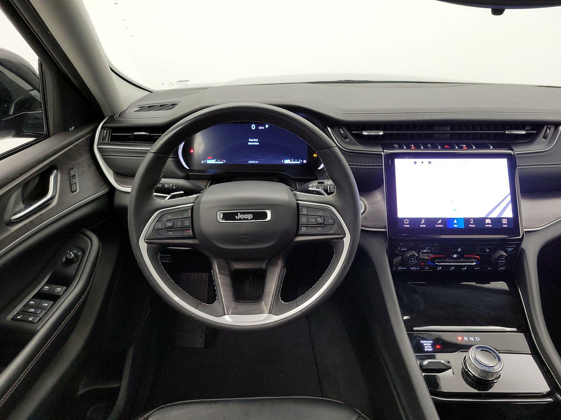 Thumbnail: 2023 Jeep Grand Cherokee - 10