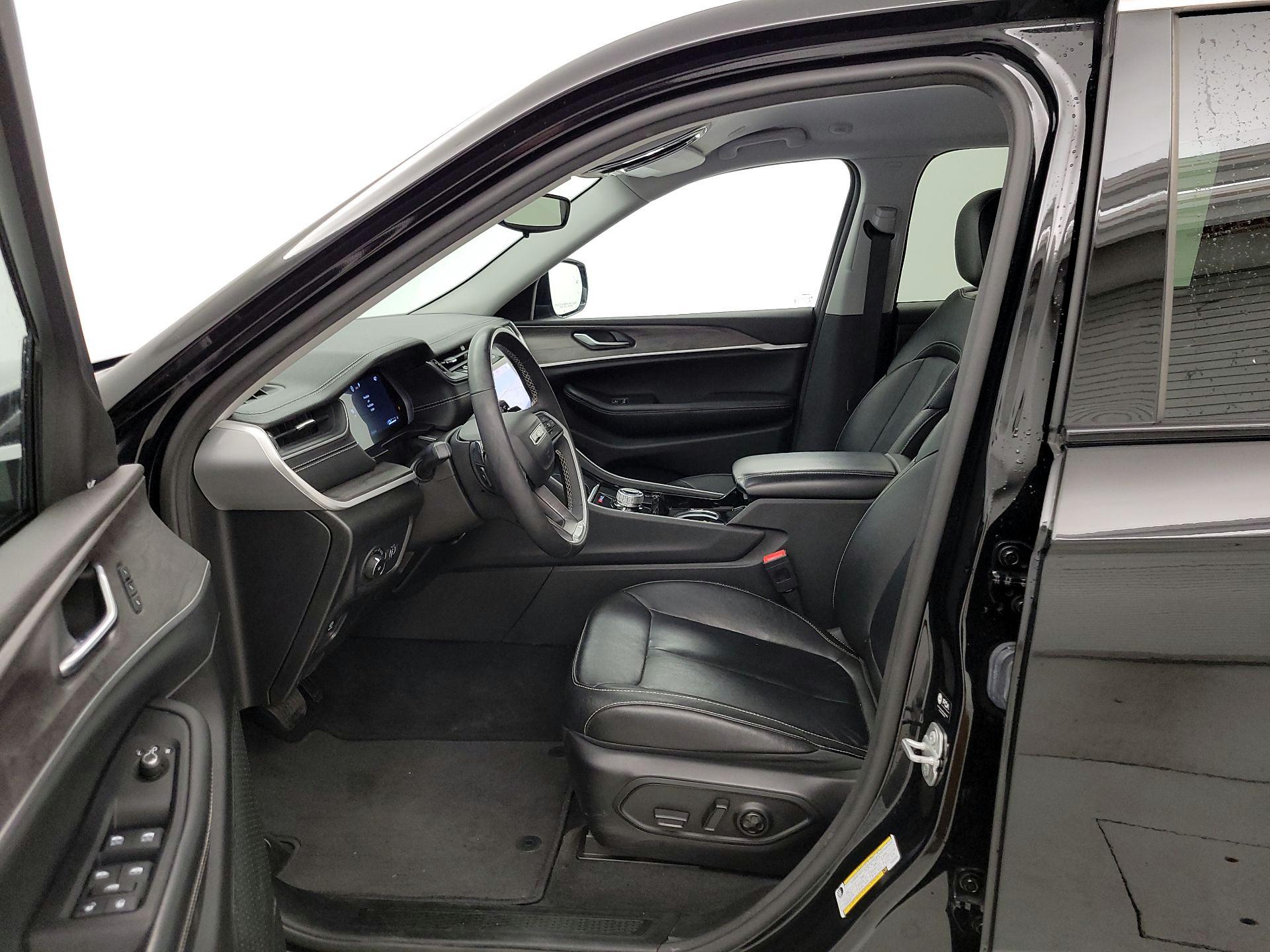 Thumbnail: 2023 Jeep Grand Cherokee - 11