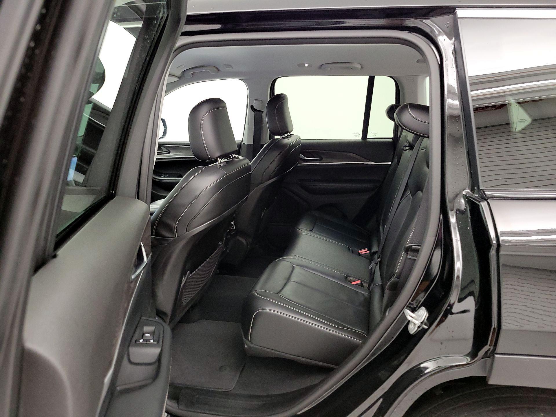 Thumbnail: 2023 Jeep Grand Cherokee - 20