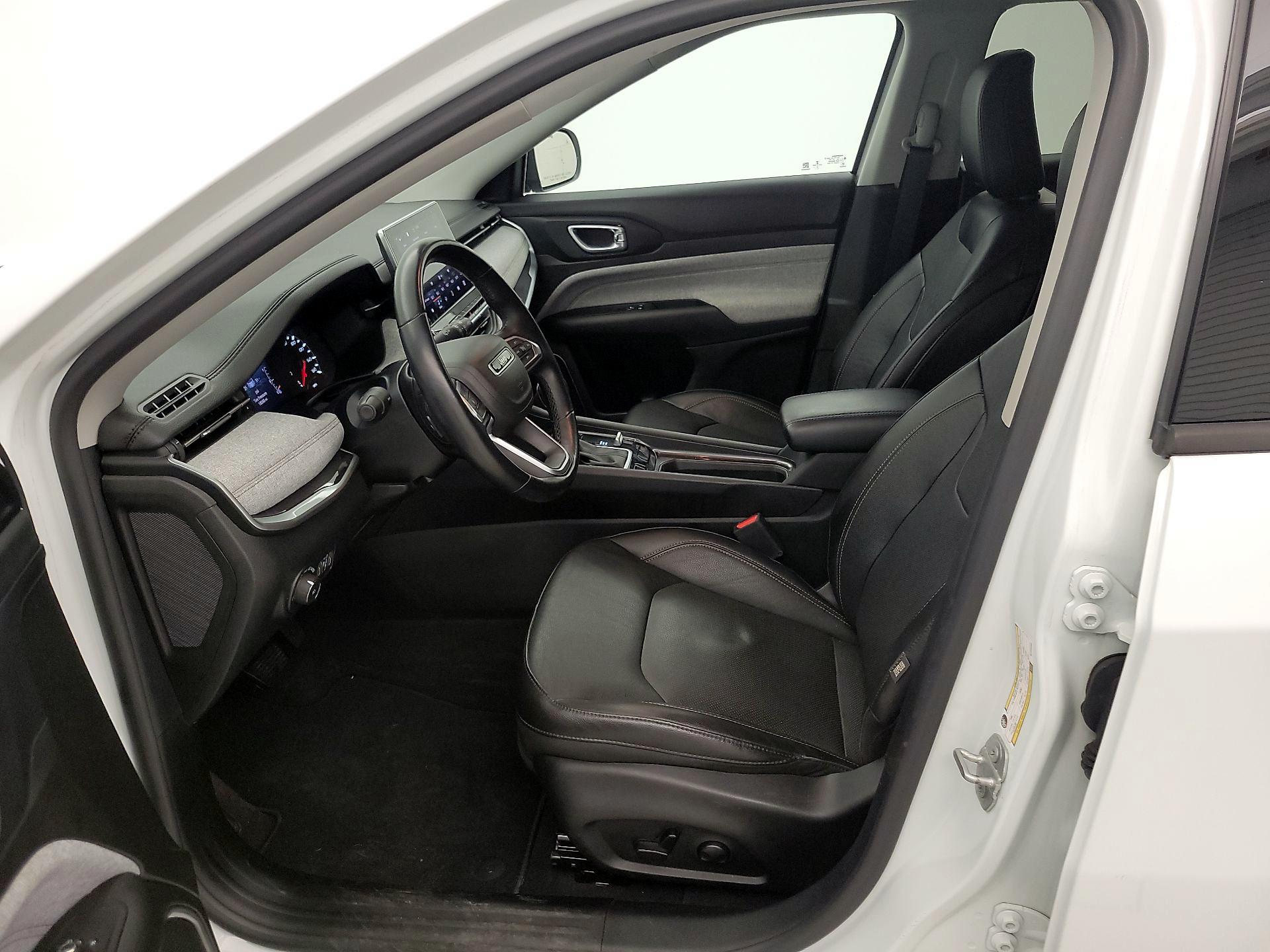 Thumbnail: 2022 Jeep Compass - 11