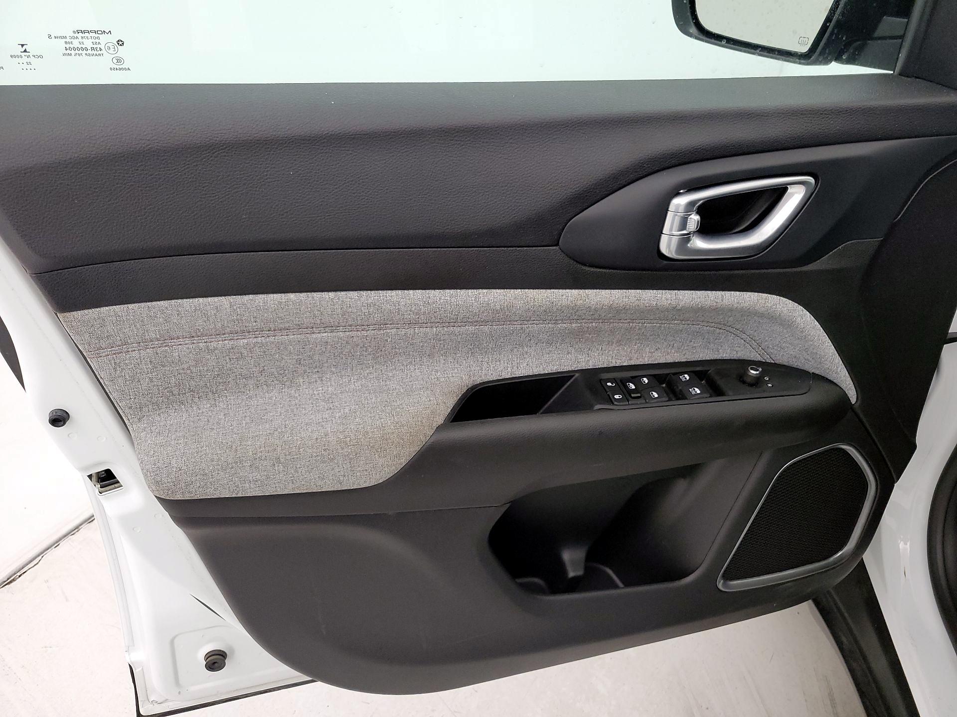 Thumbnail: 2022 Jeep Compass - 12