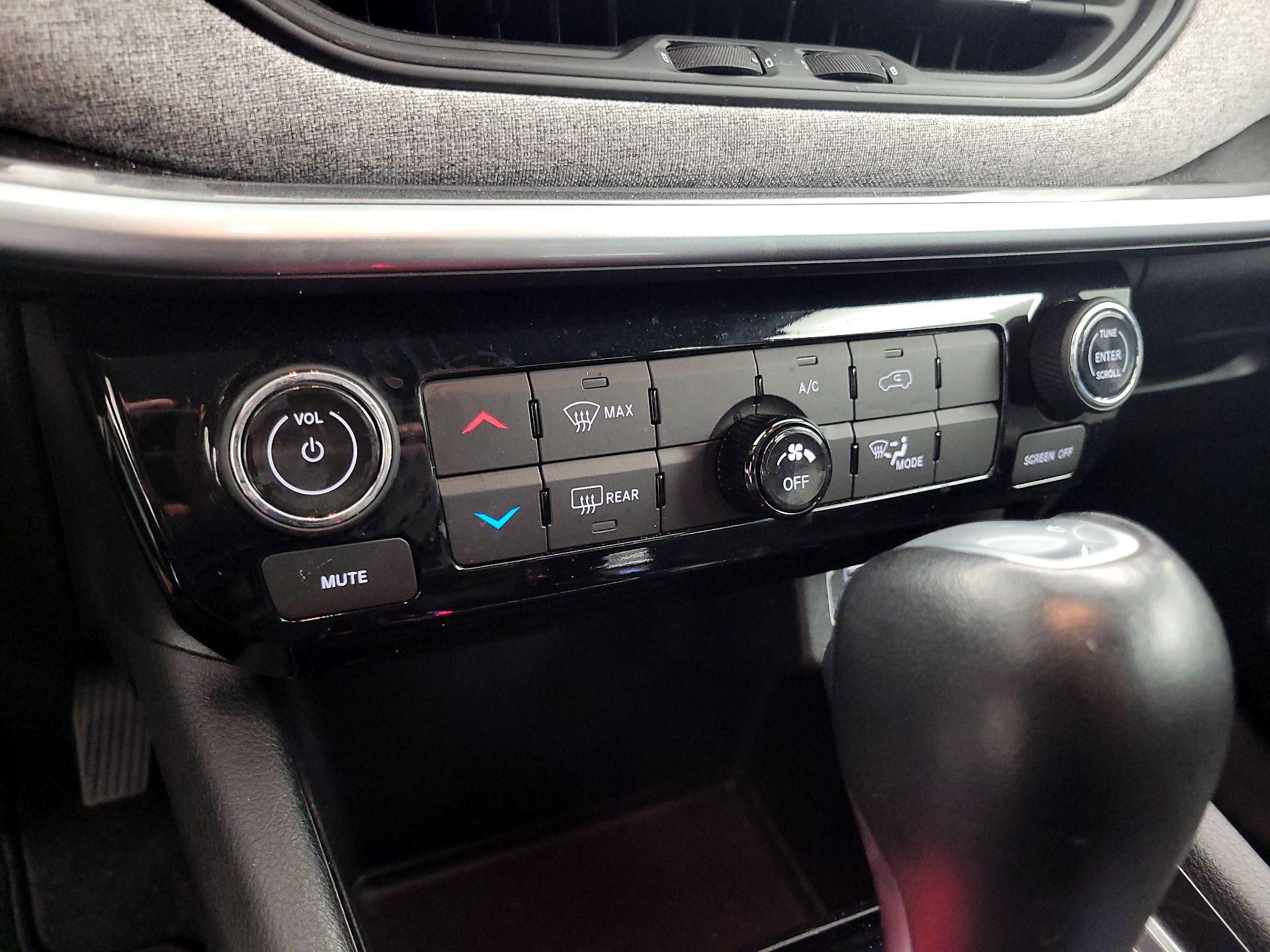 Thumbnail: 2022 Jeep Compass - 16