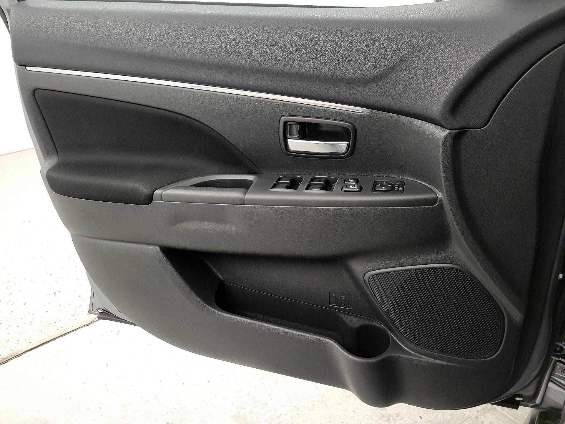 Thumbnail: 2021 Mitsubishi Outlander Sport - 12