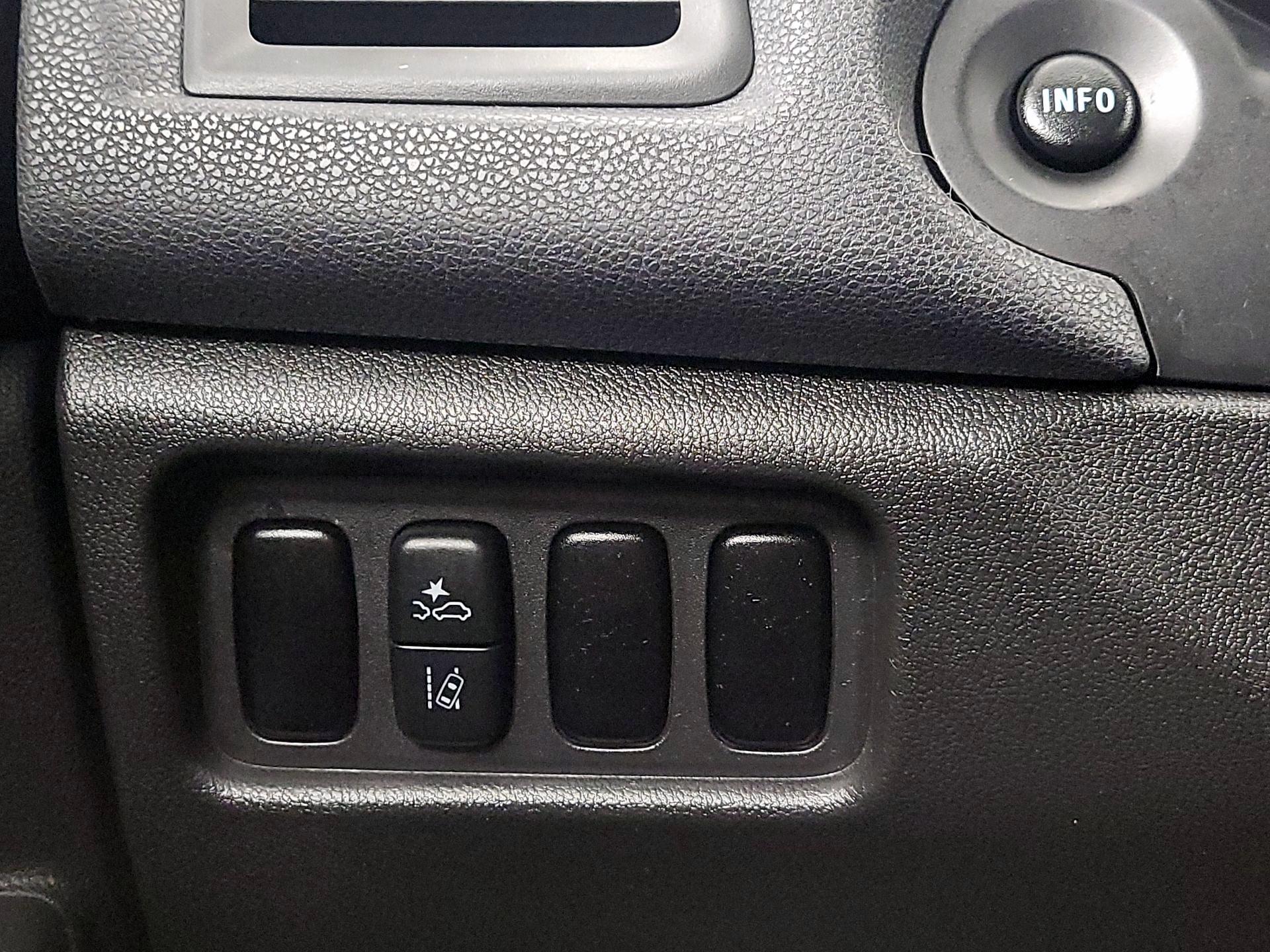 Thumbnail: 2021 Mitsubishi Outlander Sport - 13