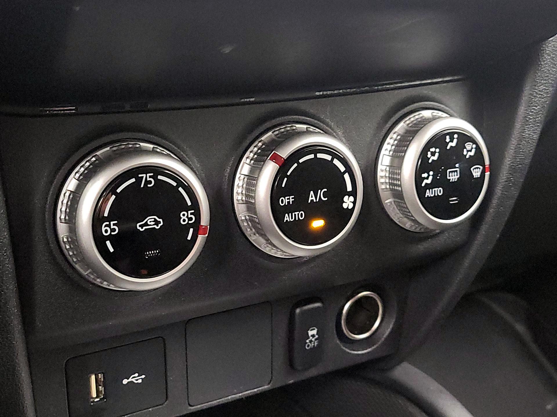 Thumbnail: 2021 Mitsubishi Outlander Sport - 16