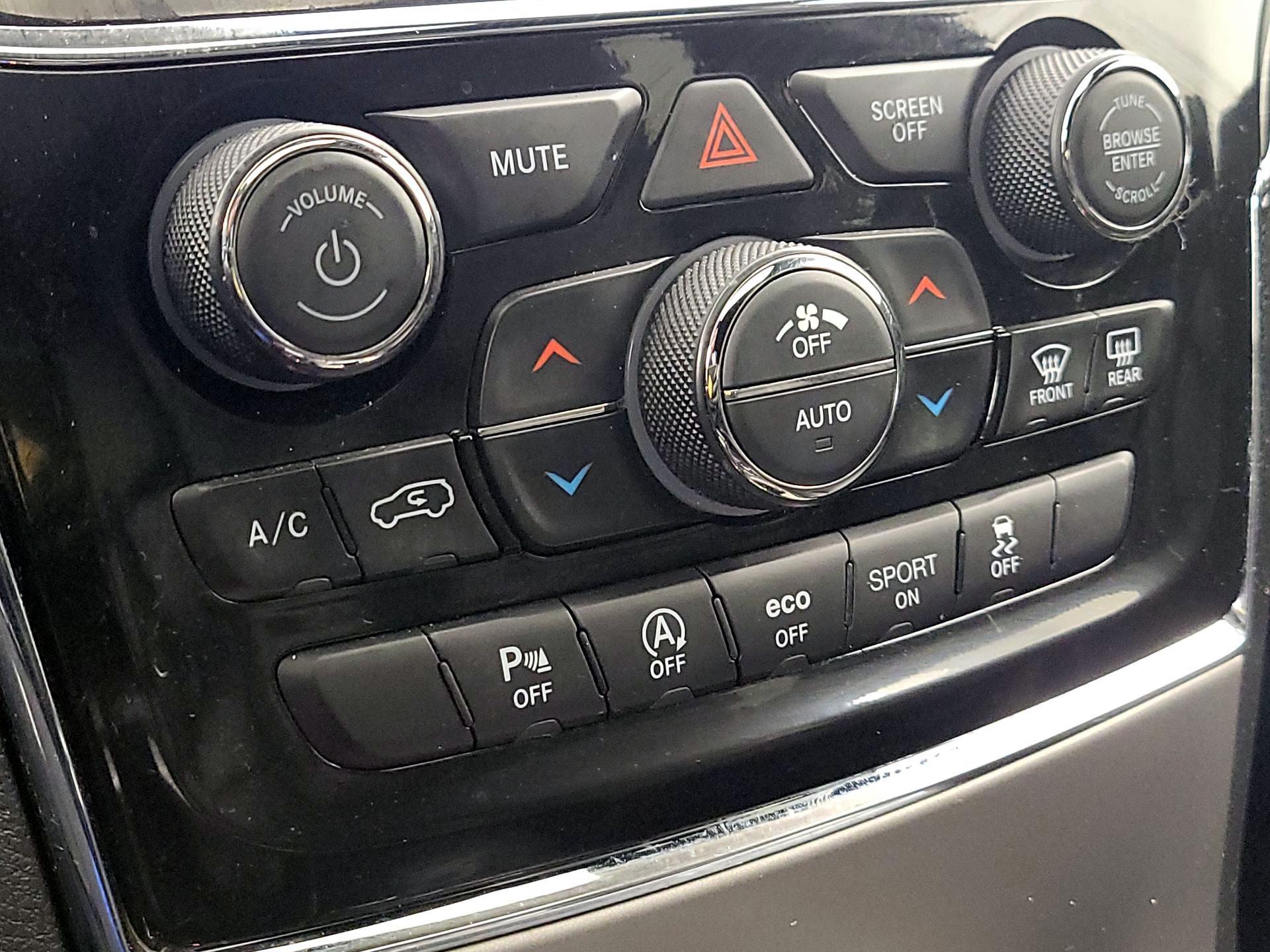 Thumbnail: 2021 Jeep Grand Cherokee - 17