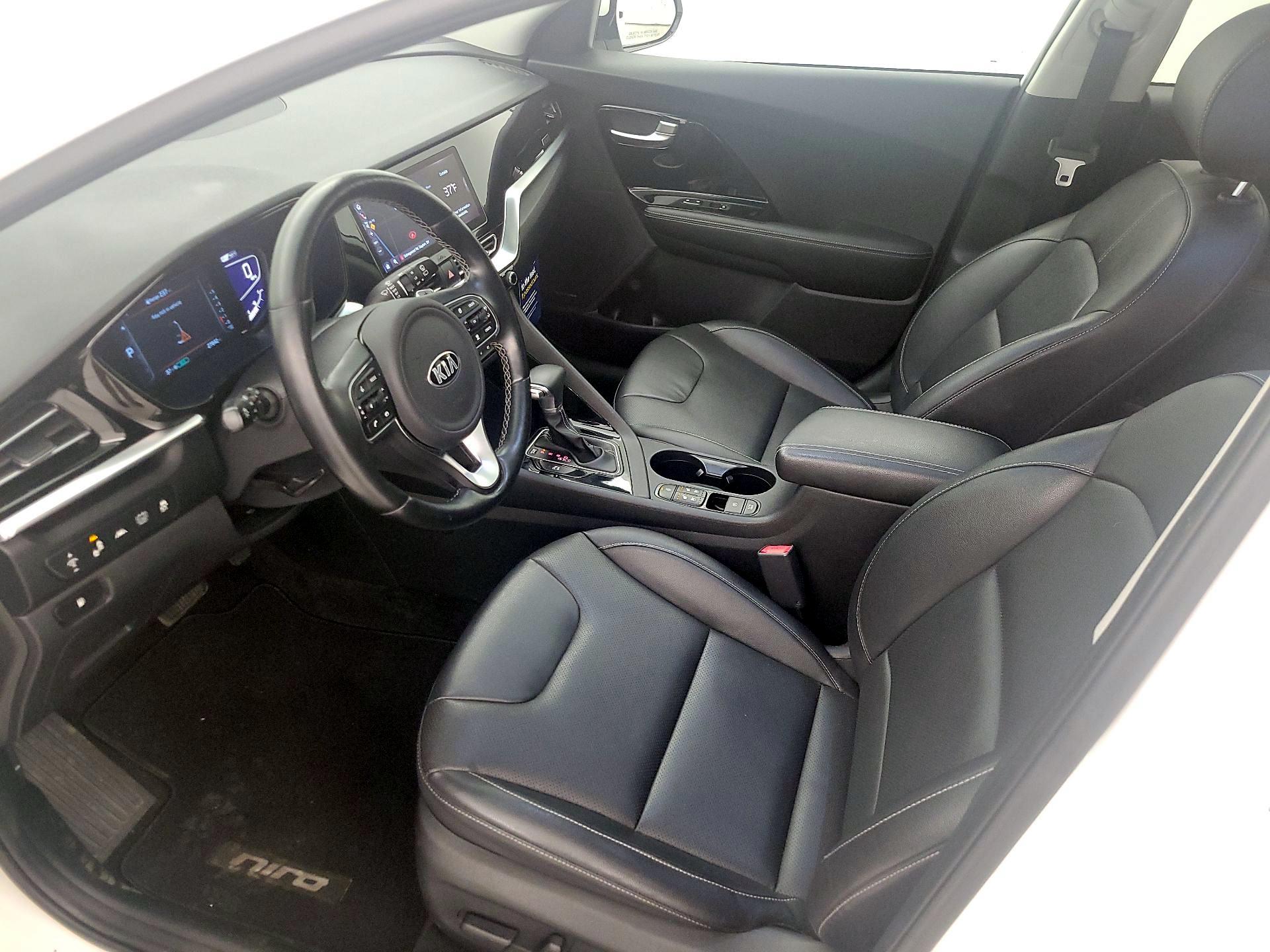 Thumbnail: 2020 Kia Niro - 11