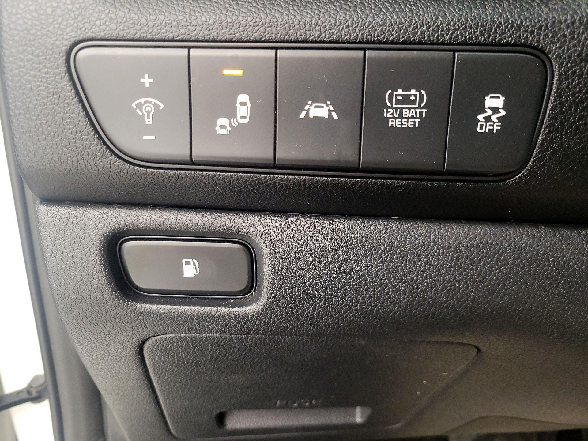 Thumbnail: 2020 Kia Niro - 13