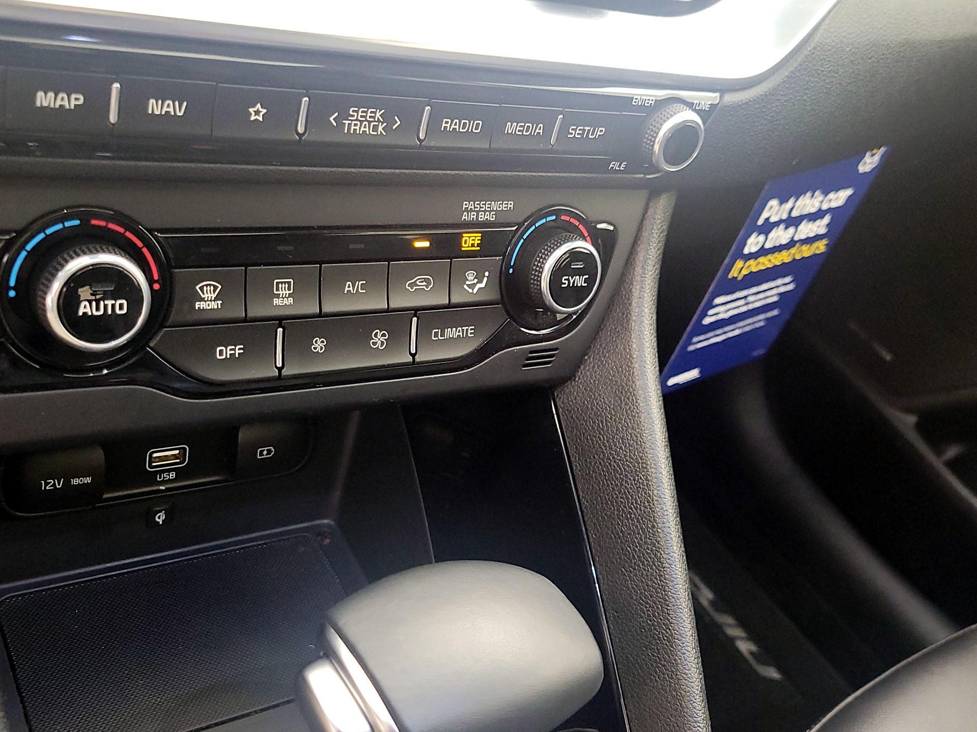 Thumbnail: 2020 Kia Niro - 17