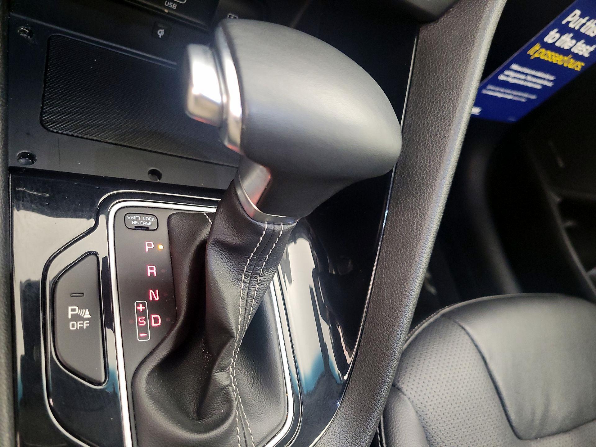 Thumbnail: 2020 Kia Niro - 18