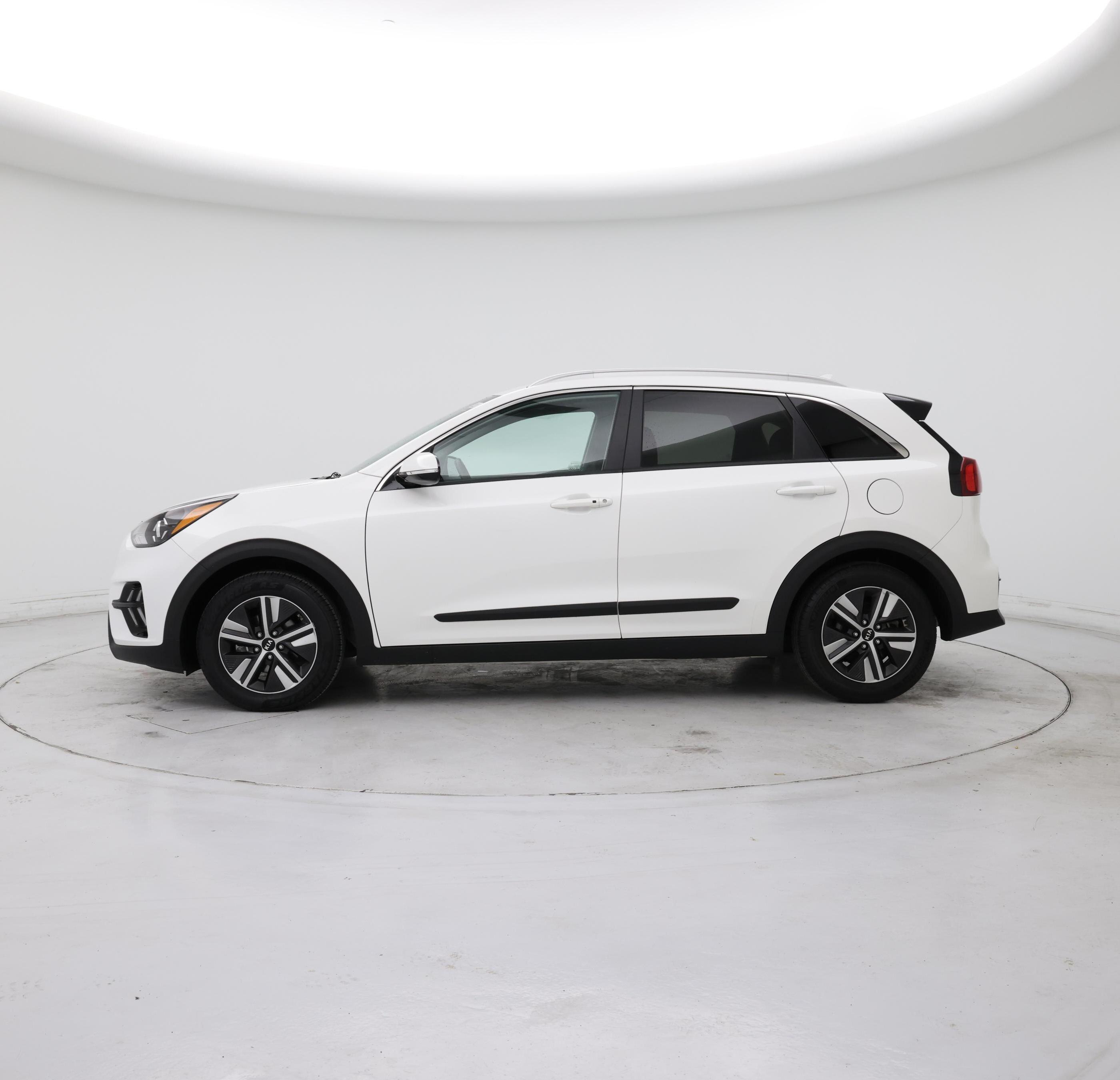 Thumbnail: 2020 Kia Niro - 3