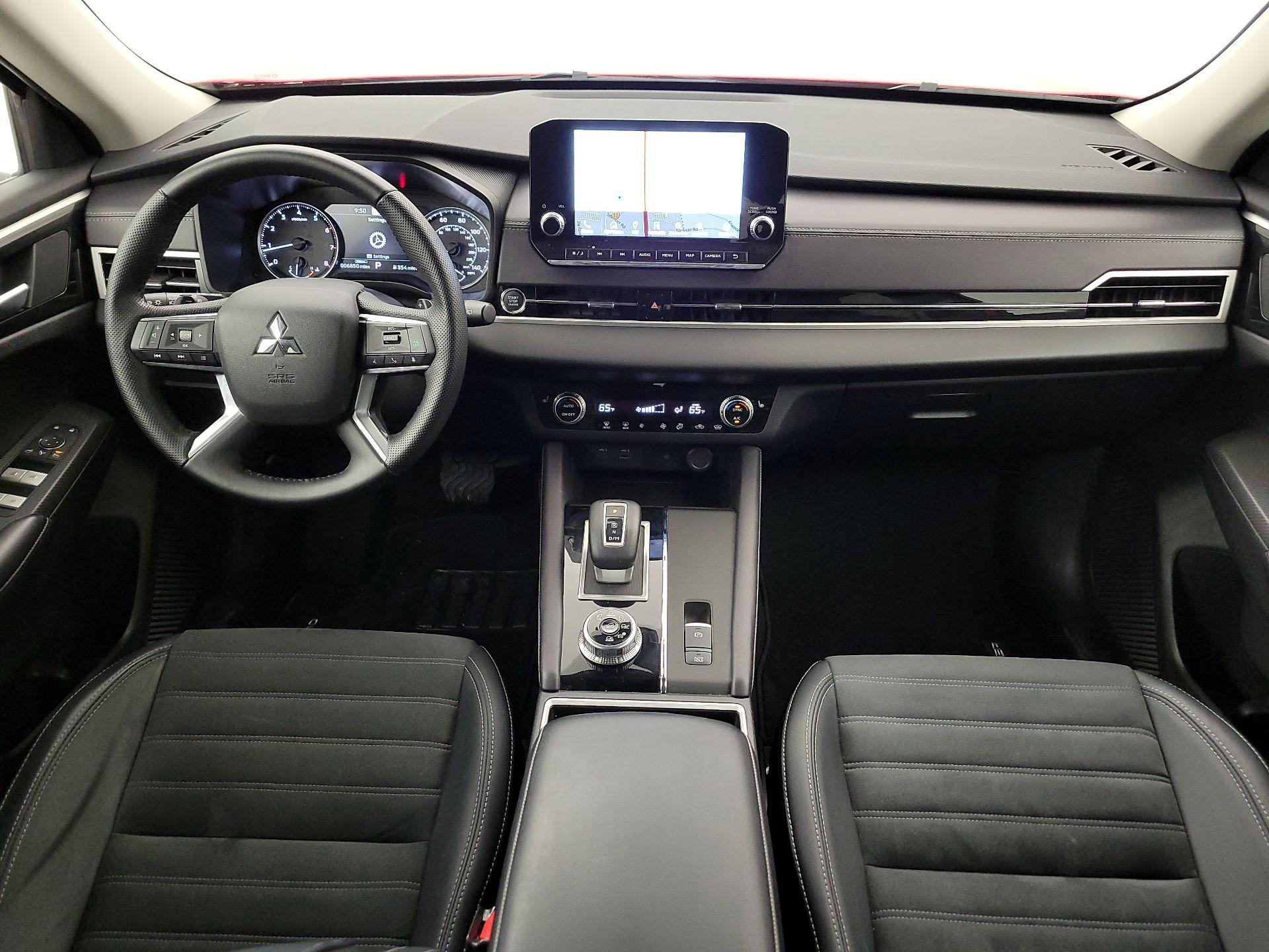 Thumbnail: 2024 Mitsubishi Outlander - 9