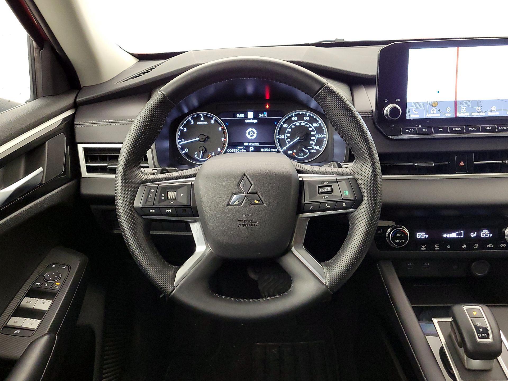 Thumbnail: 2024 Mitsubishi Outlander - 10