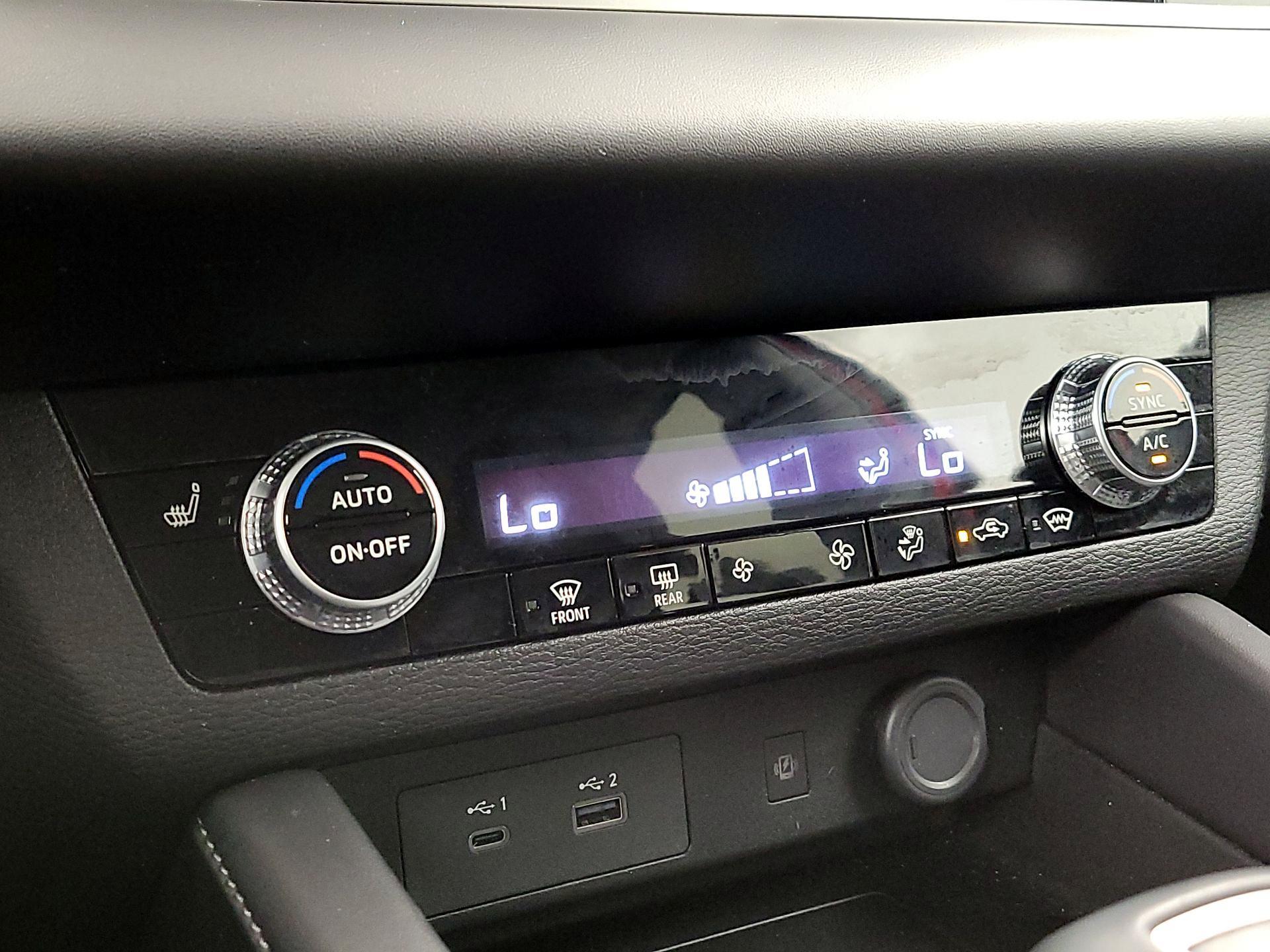 Thumbnail: 2024 Mitsubishi Outlander - 17