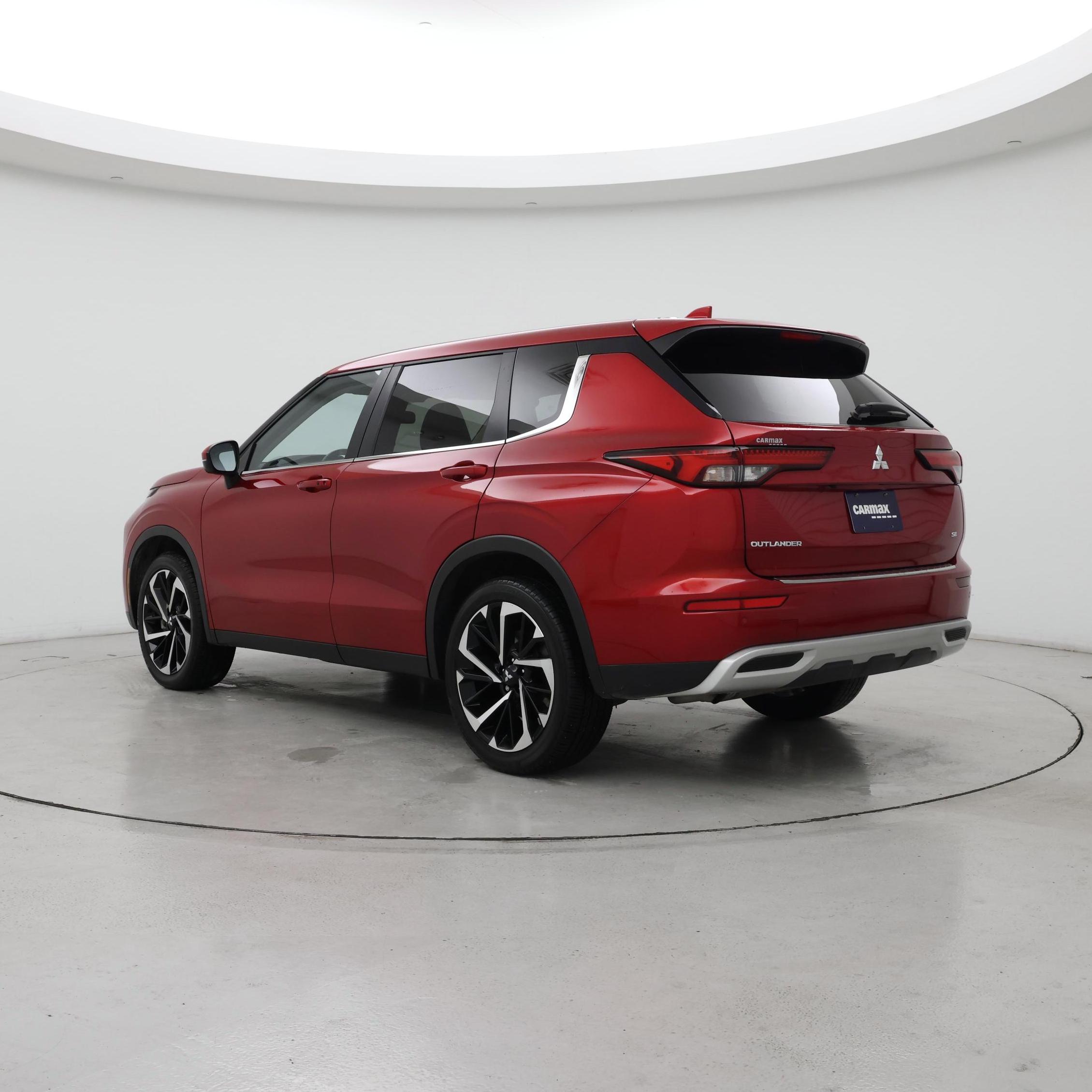 Thumbnail: 2024 Mitsubishi Outlander - 2