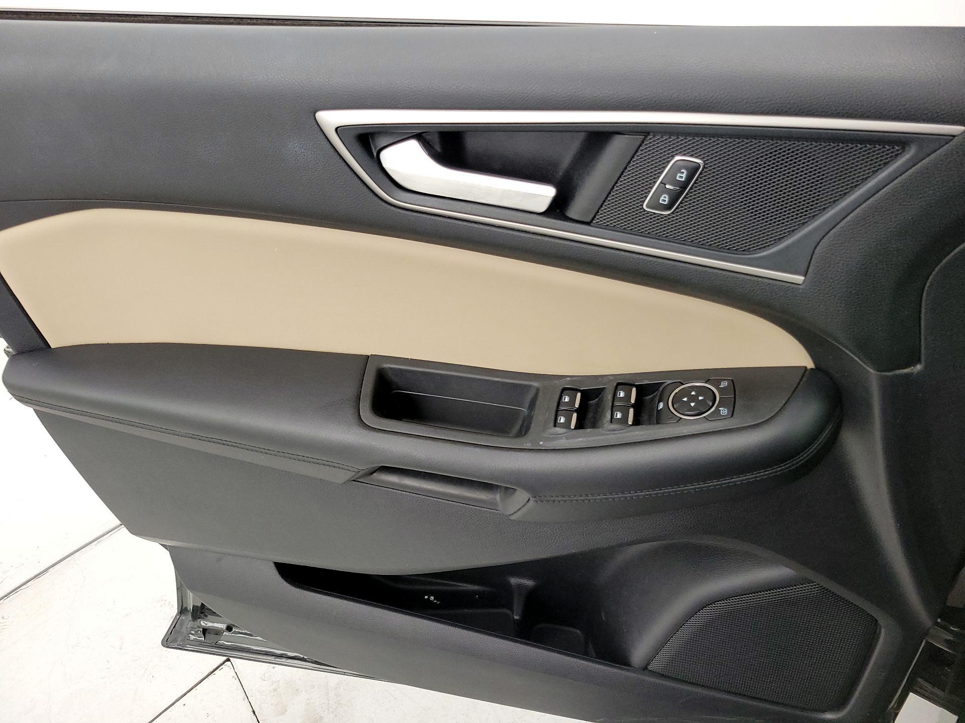 Thumbnail: 2022 Ford Edge - 12