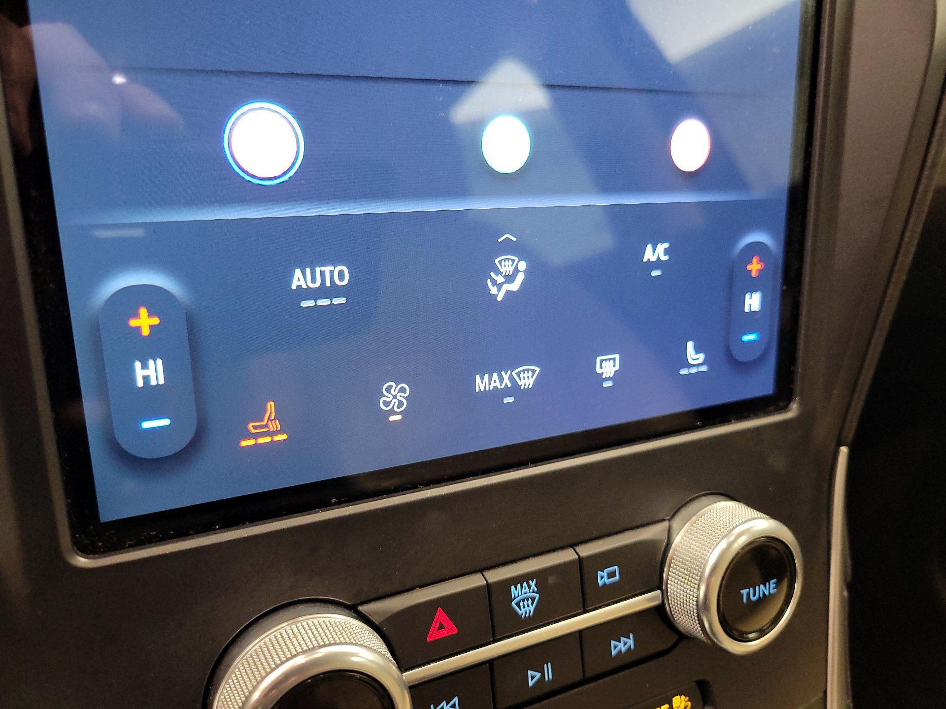 Thumbnail: 2022 Ford Edge - 16