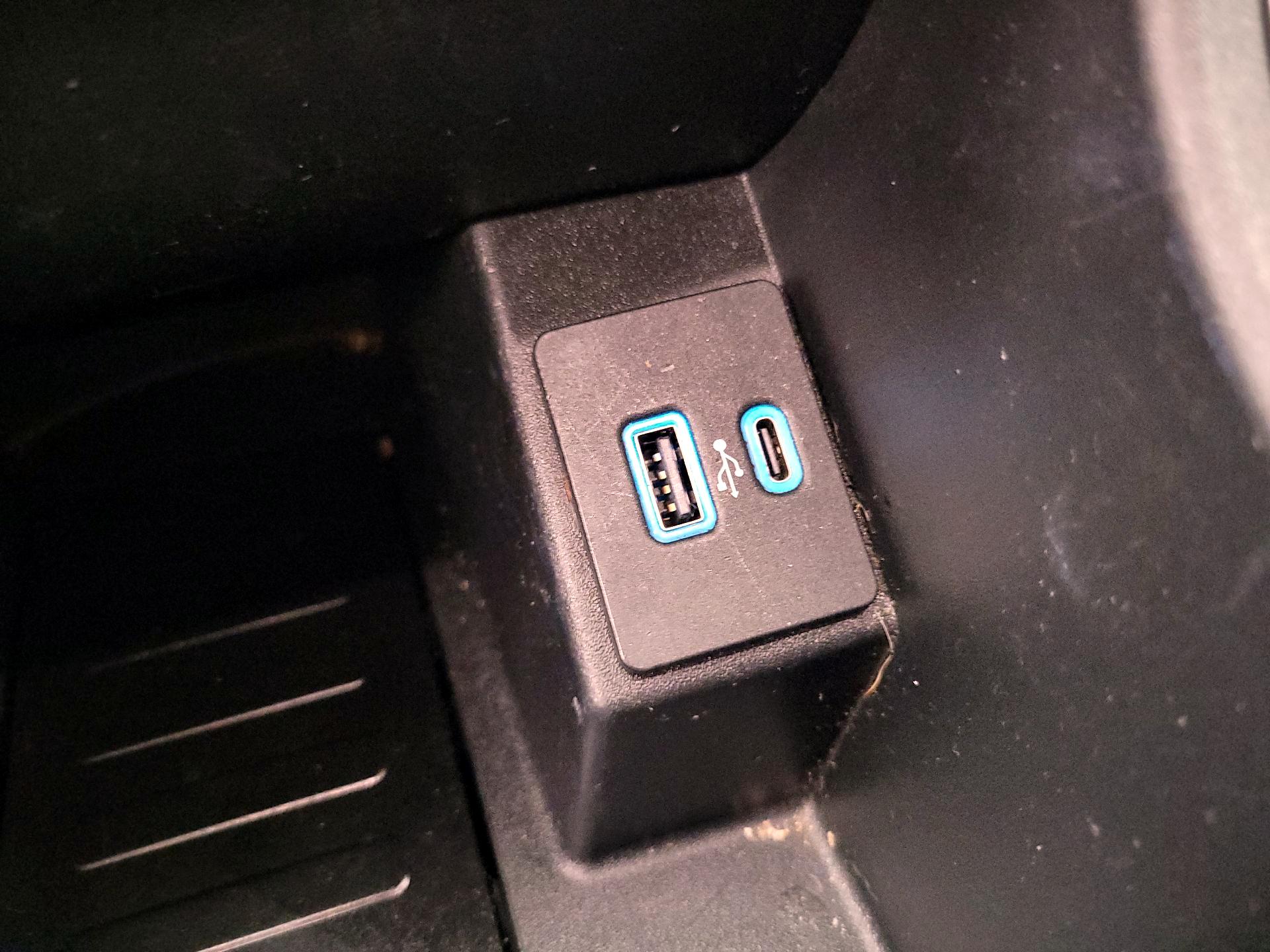 Thumbnail: 2022 Ford Edge - 18