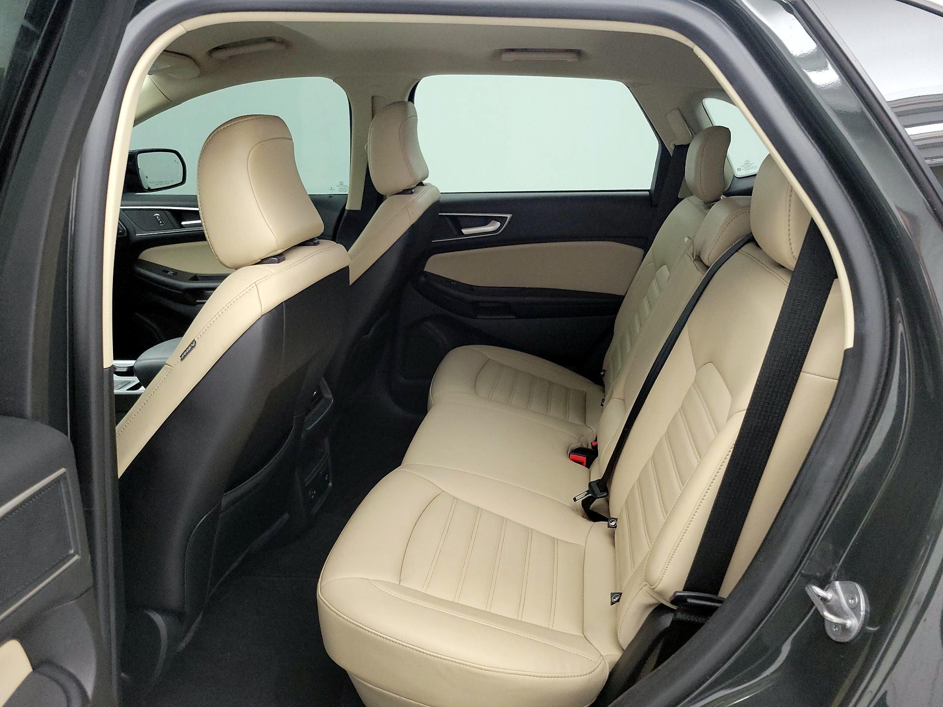 Thumbnail: 2022 Ford Edge - 19