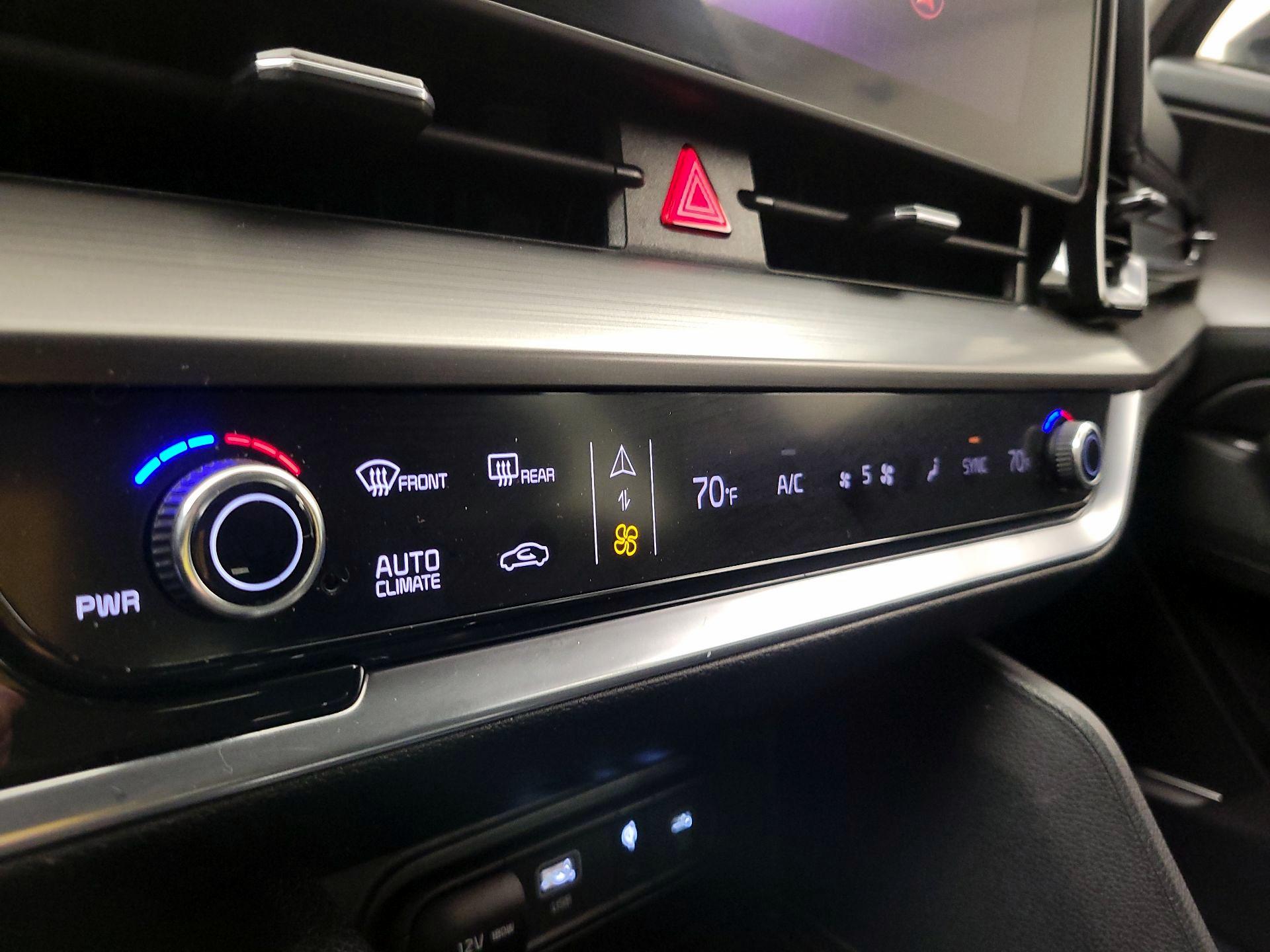 Thumbnail: 2023 Kia Sportage - 17