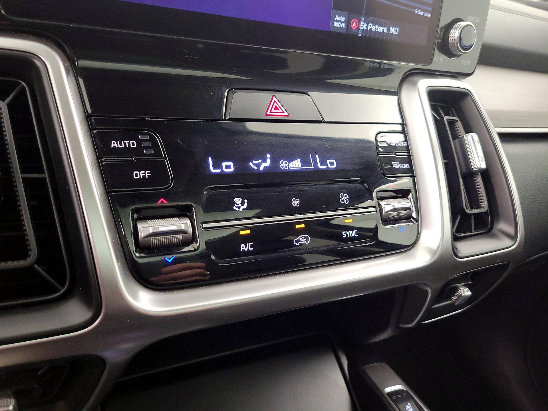 Thumbnail: 2022 Kia Sorento - 17