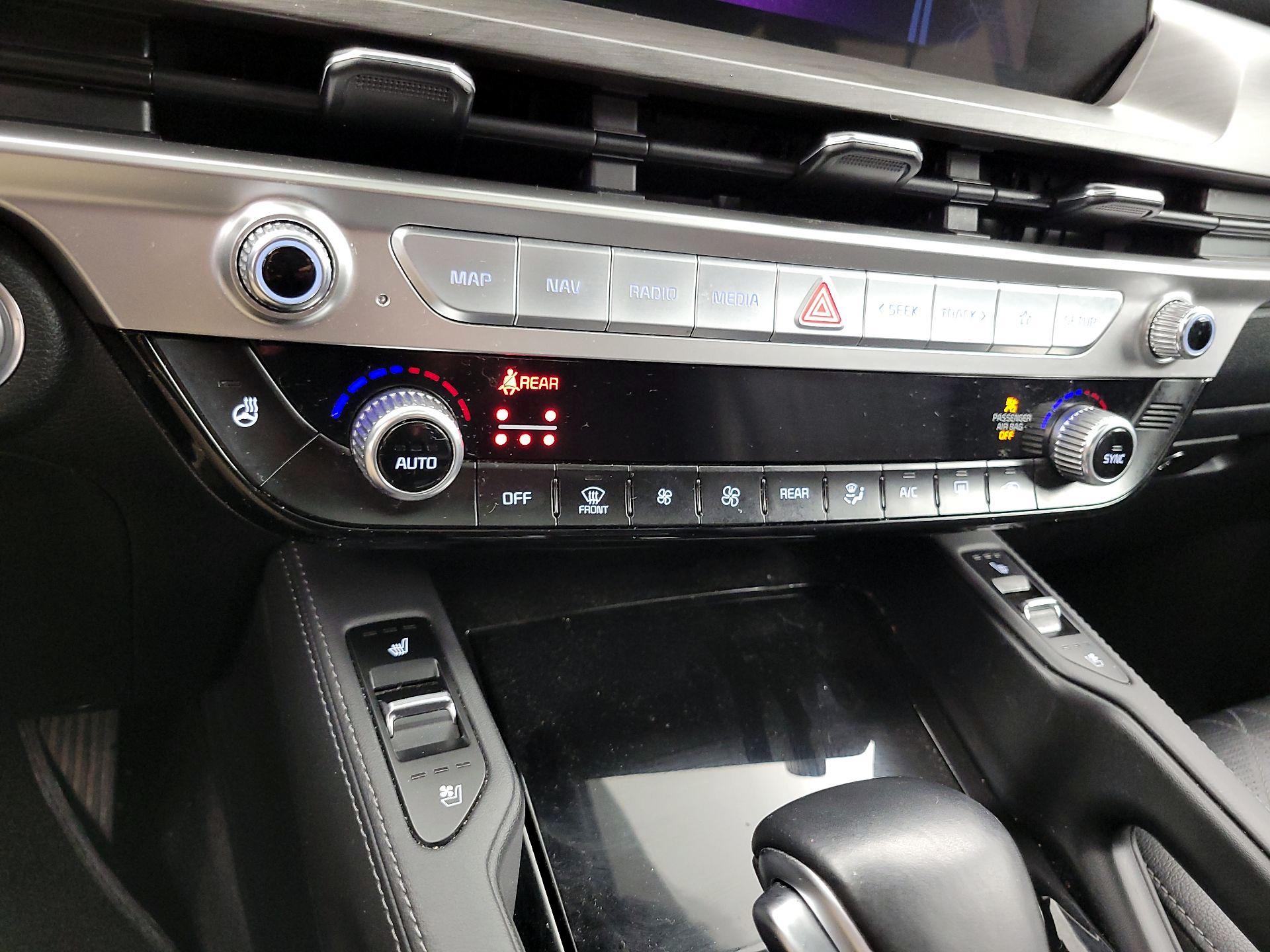 Thumbnail: 2023 Kia Telluride - 17