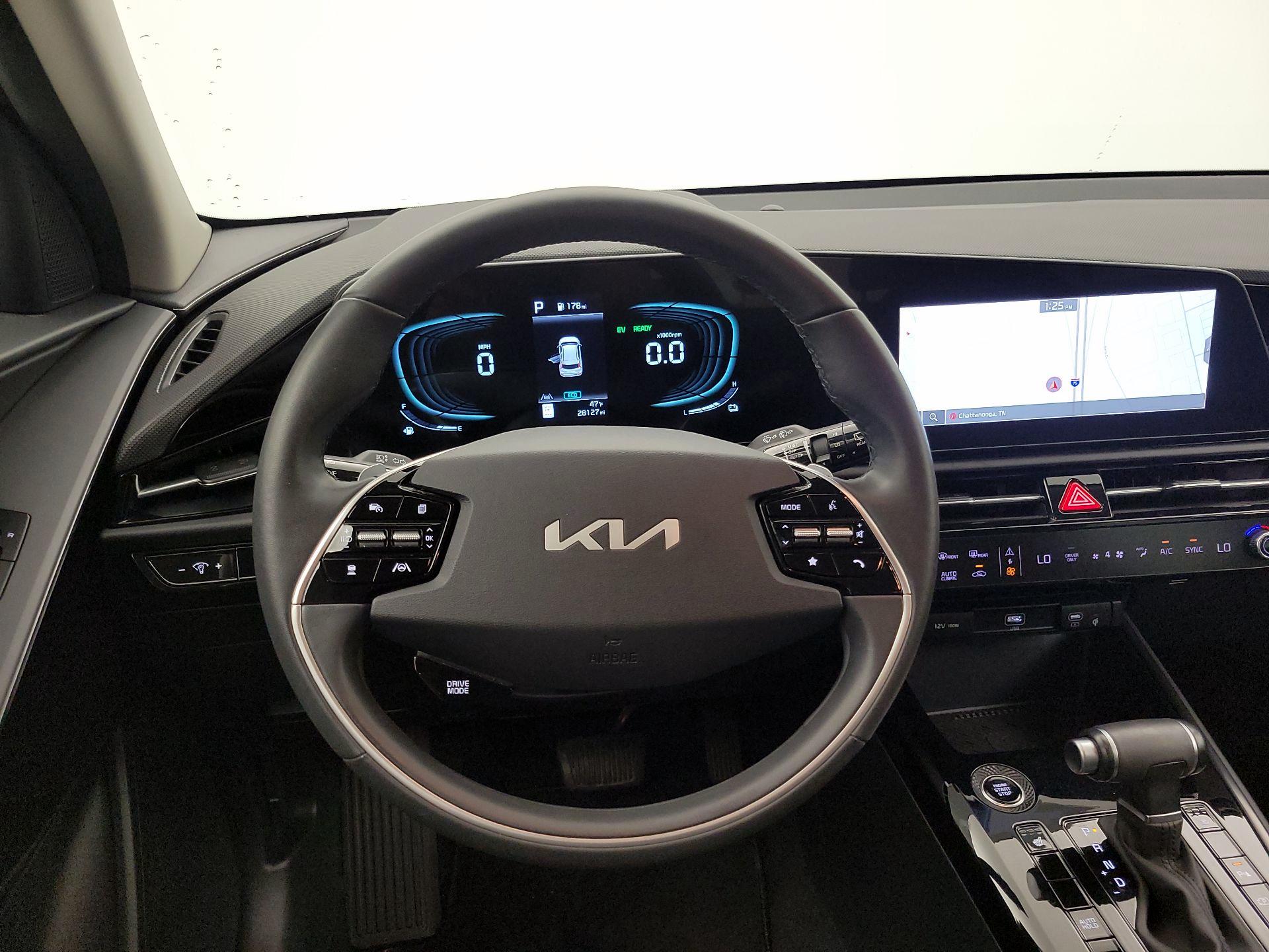 Thumbnail: 2023 Kia Niro - 10