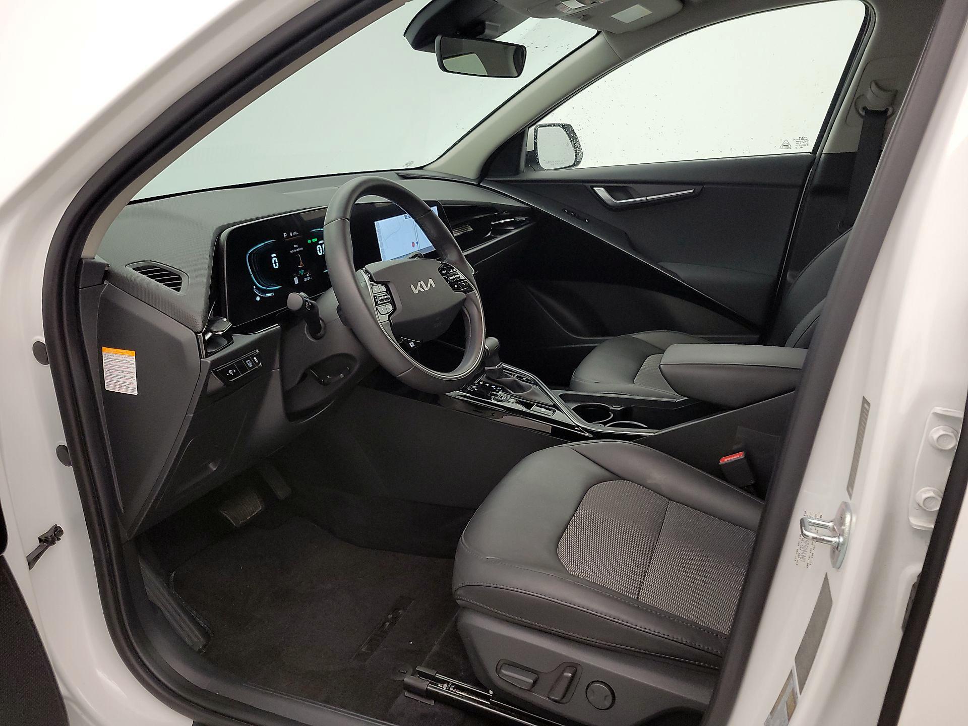 Thumbnail: 2023 Kia Niro - 11