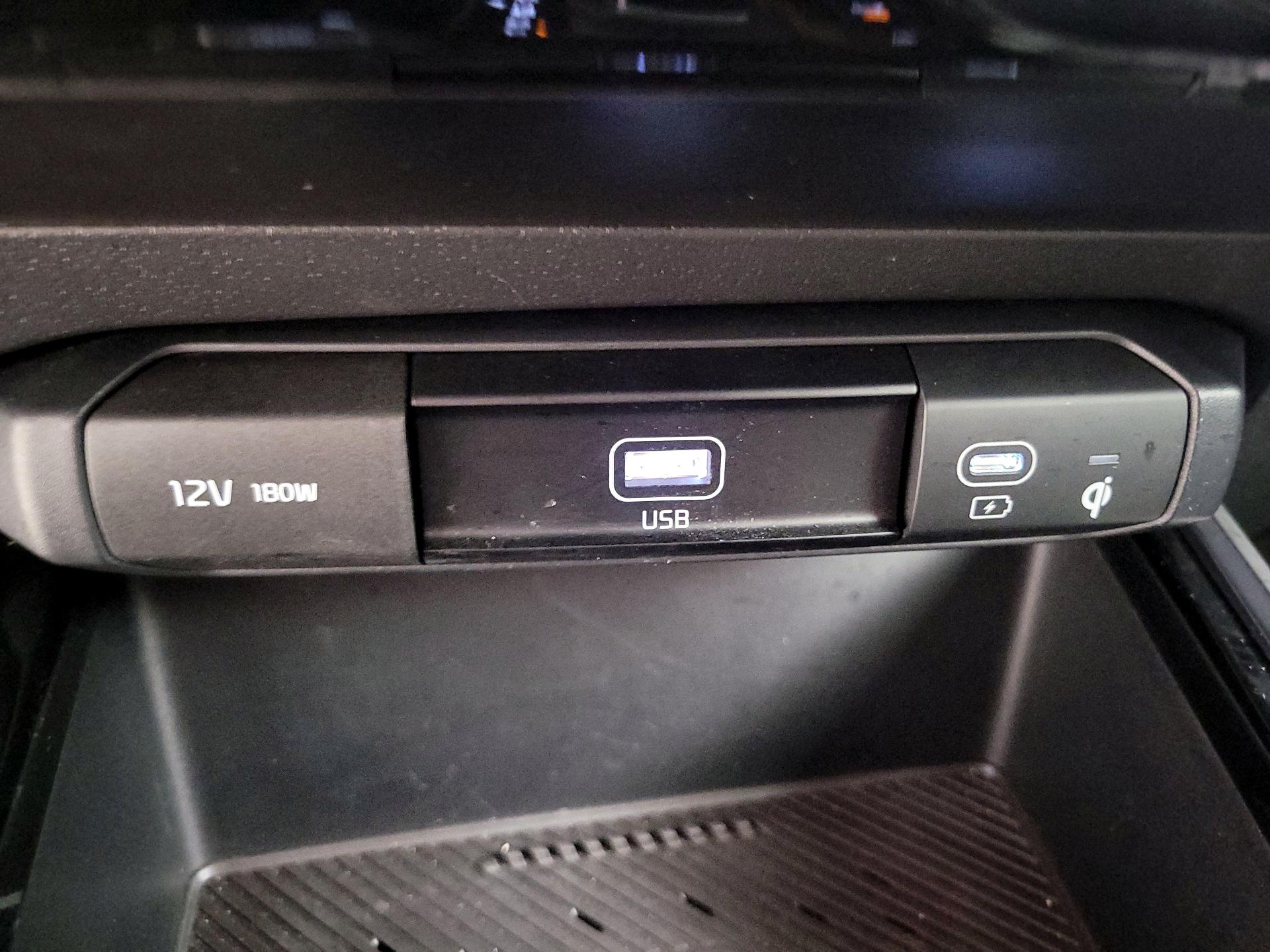 Thumbnail: 2023 Kia Niro - 19