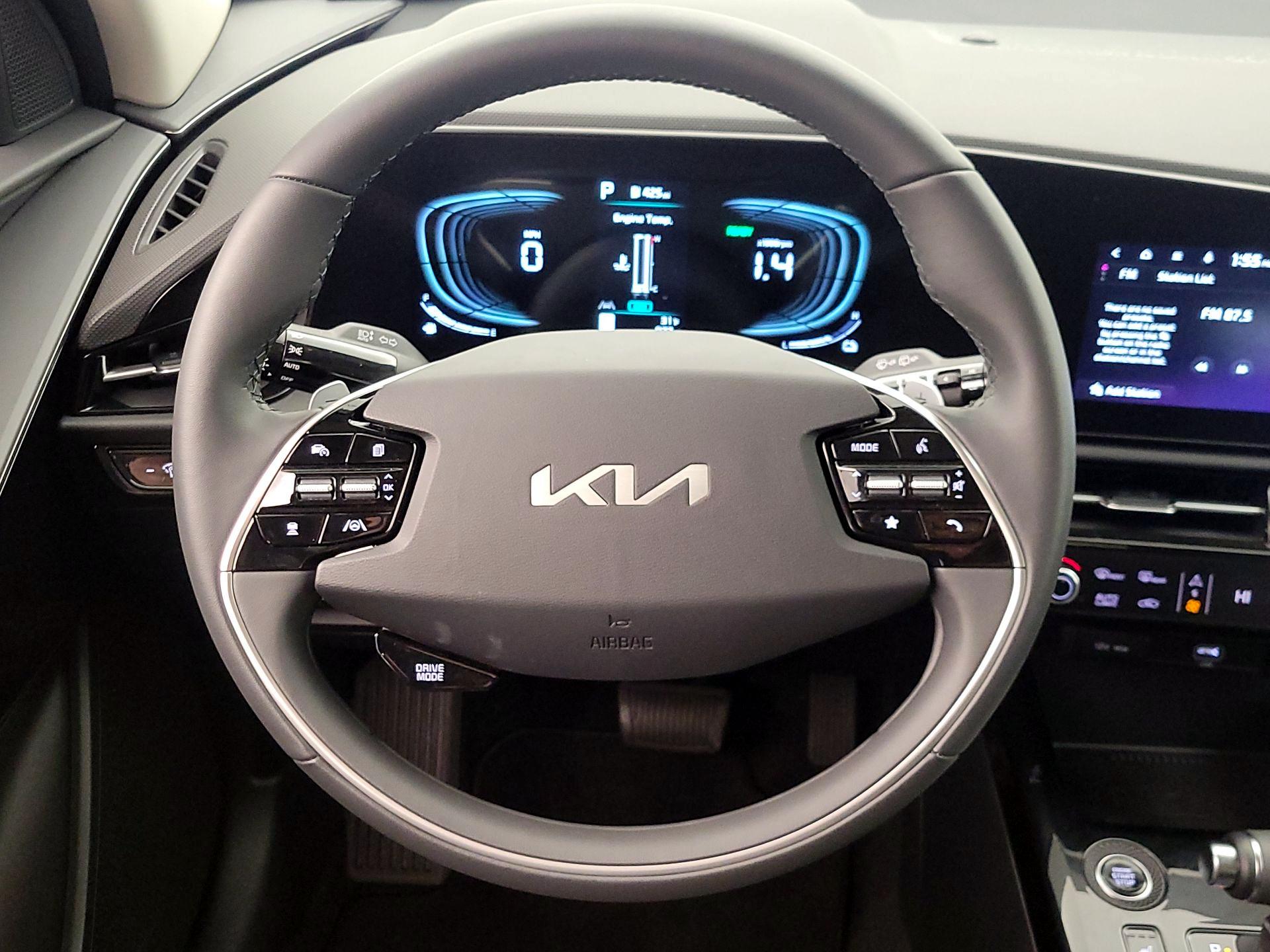 Thumbnail: 2023 Kia Niro - 10