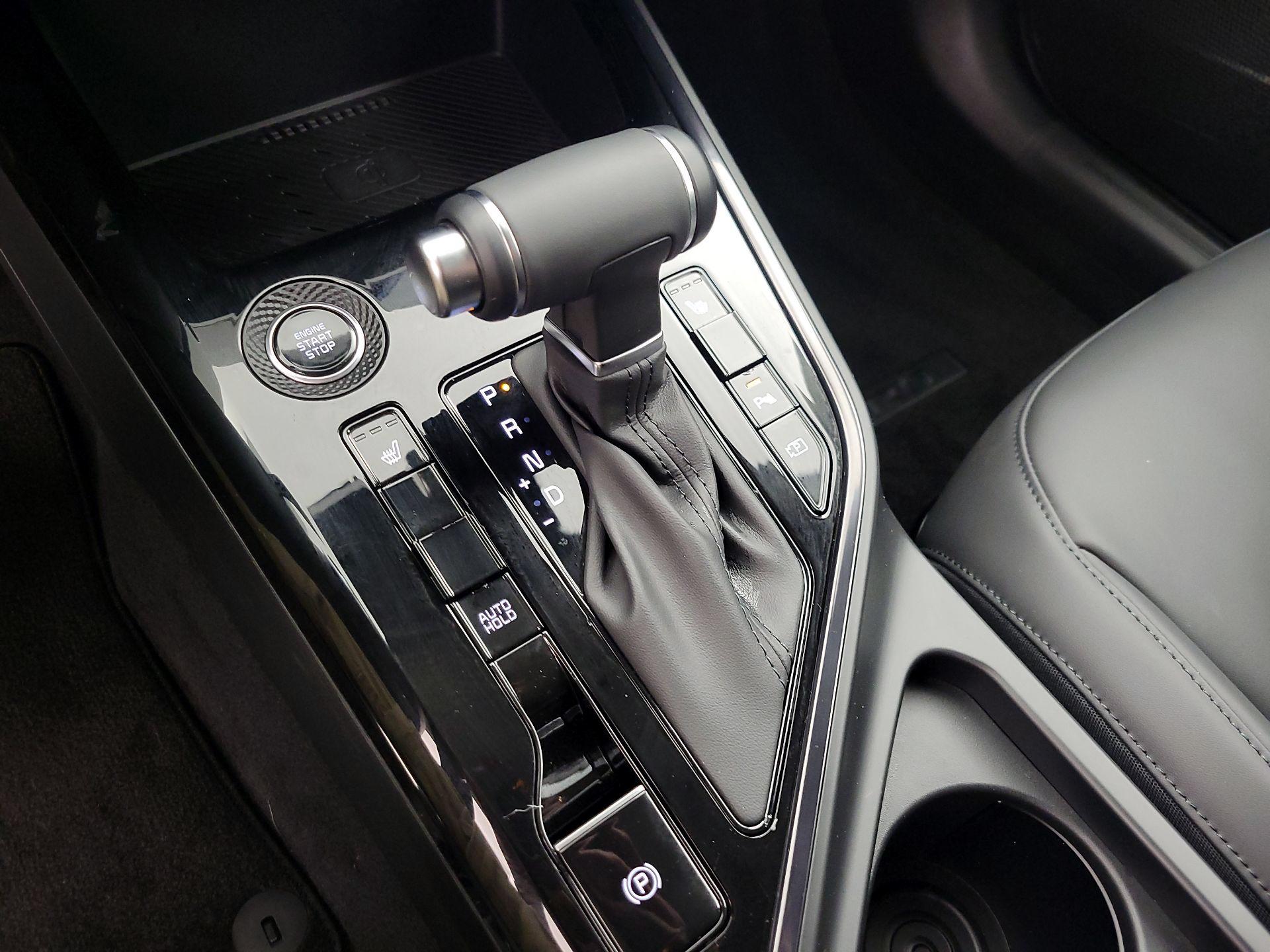 Thumbnail: 2023 Kia Niro - 18