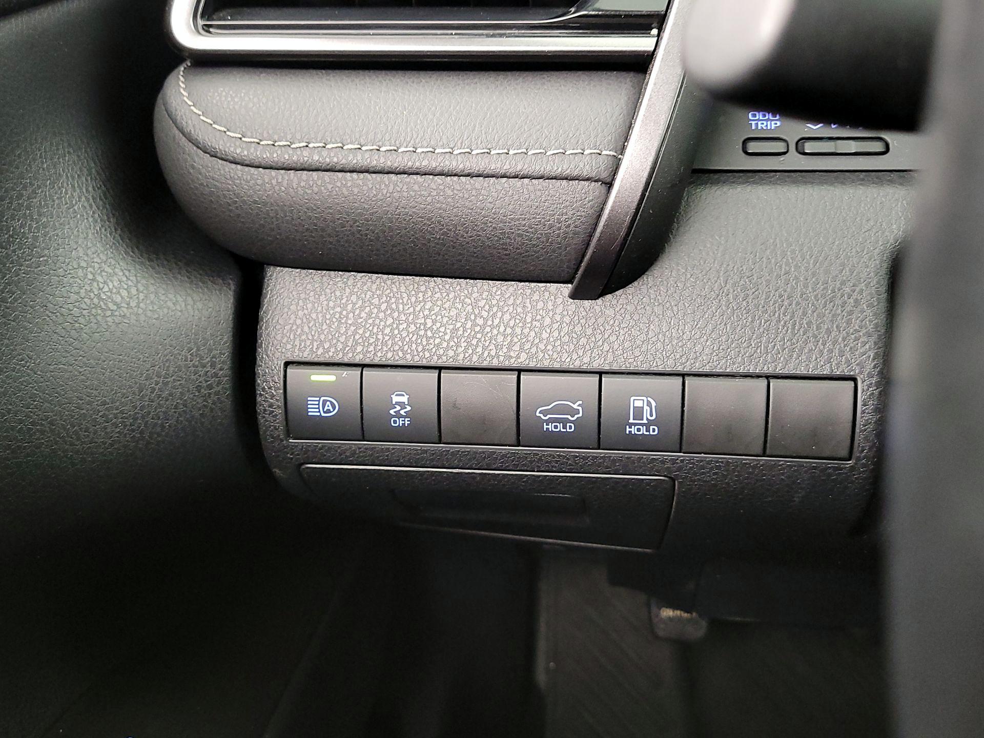 Thumbnail: 2021 Toyota Camry - 13