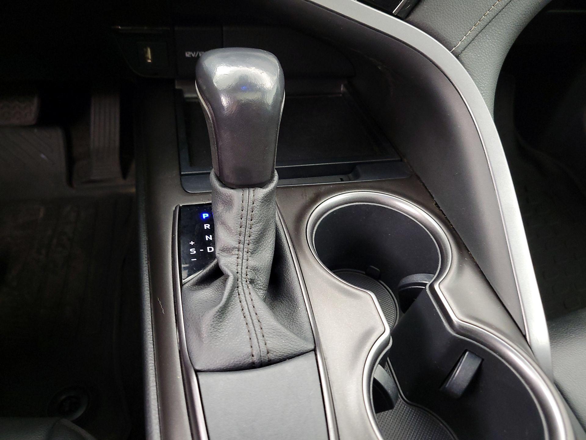 Thumbnail: 2021 Toyota Camry - 17