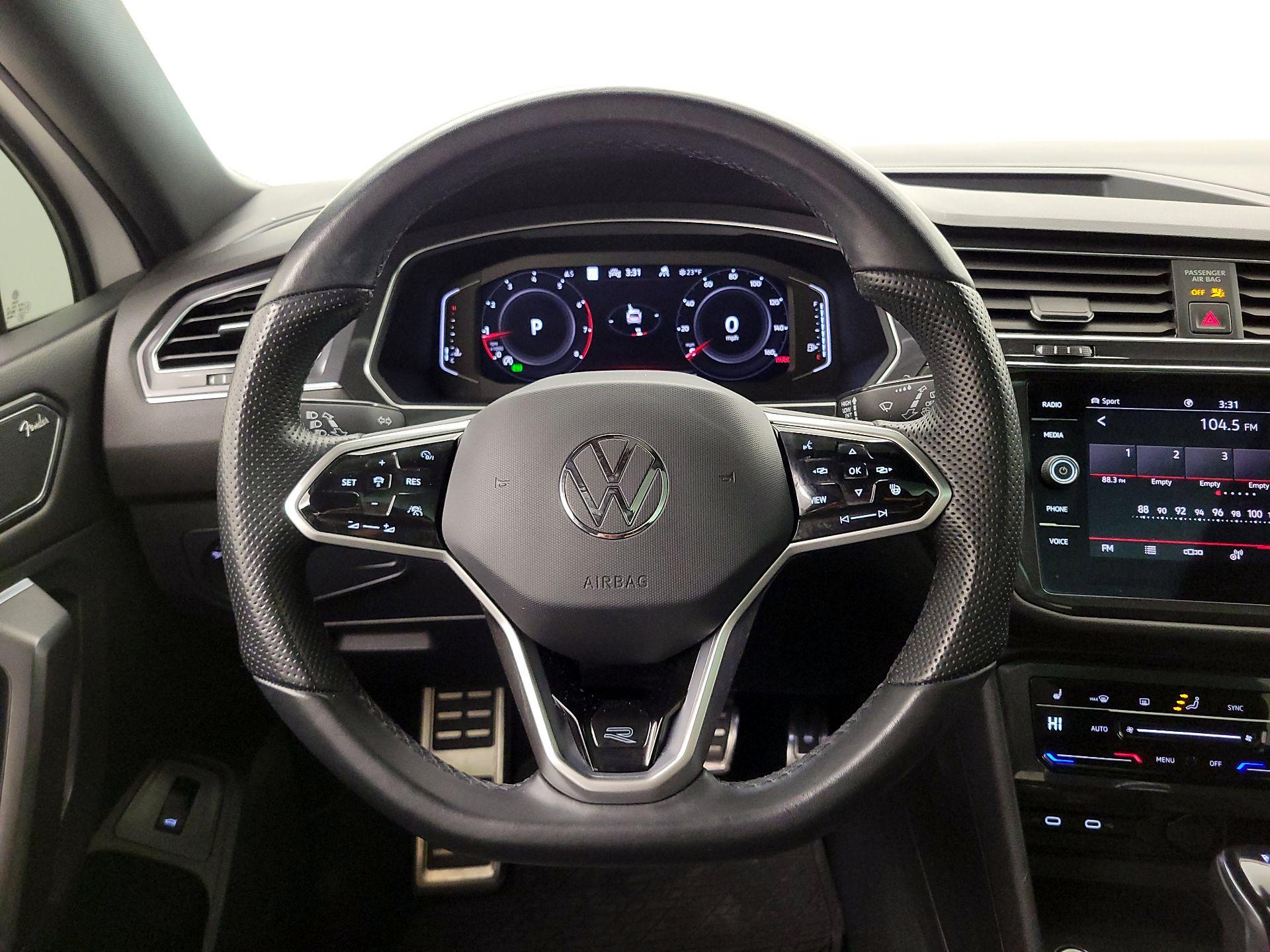 Thumbnail: 2022 Volkswagen Tiguan - 10