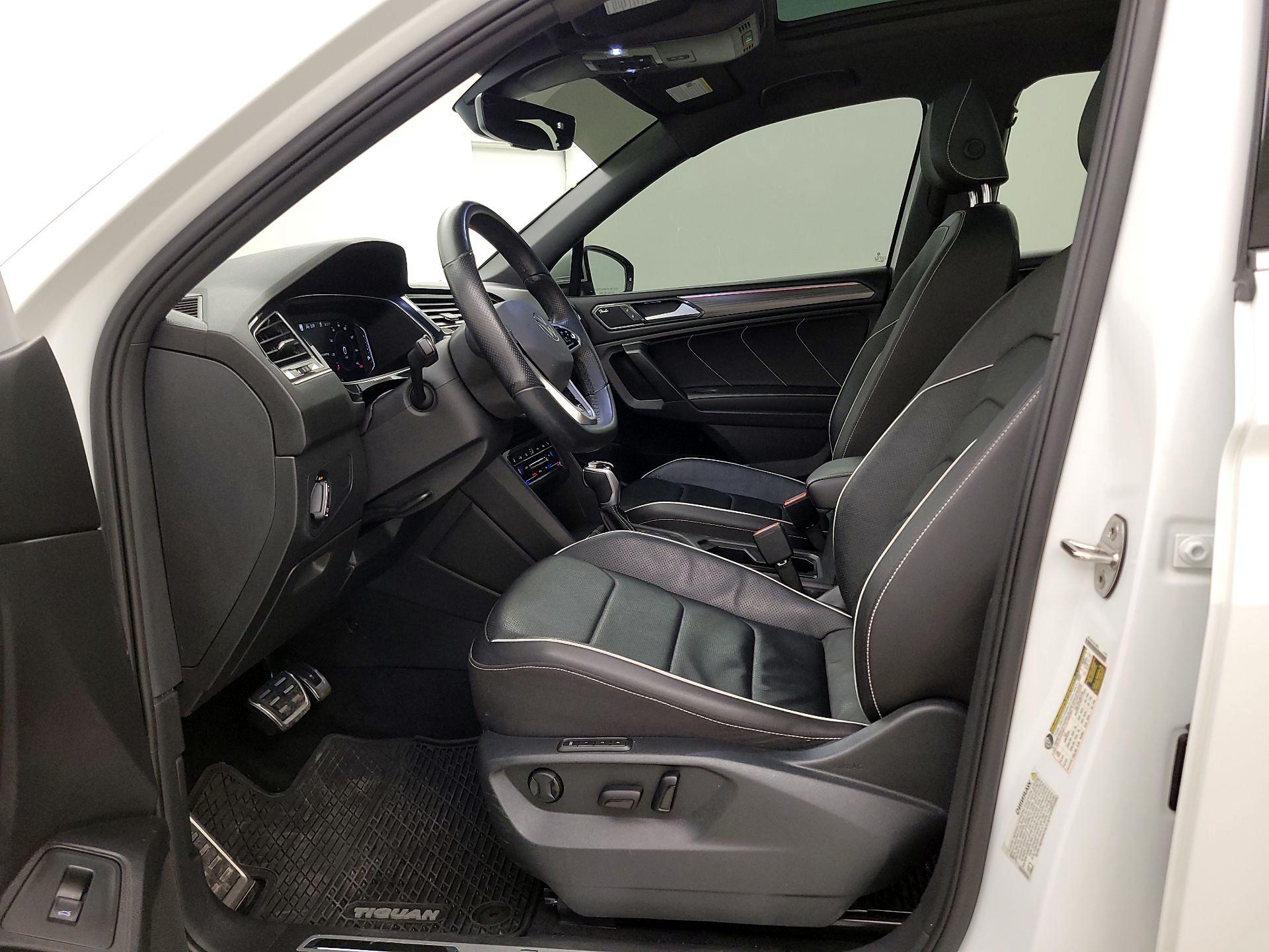 Thumbnail: 2022 Volkswagen Tiguan - 11