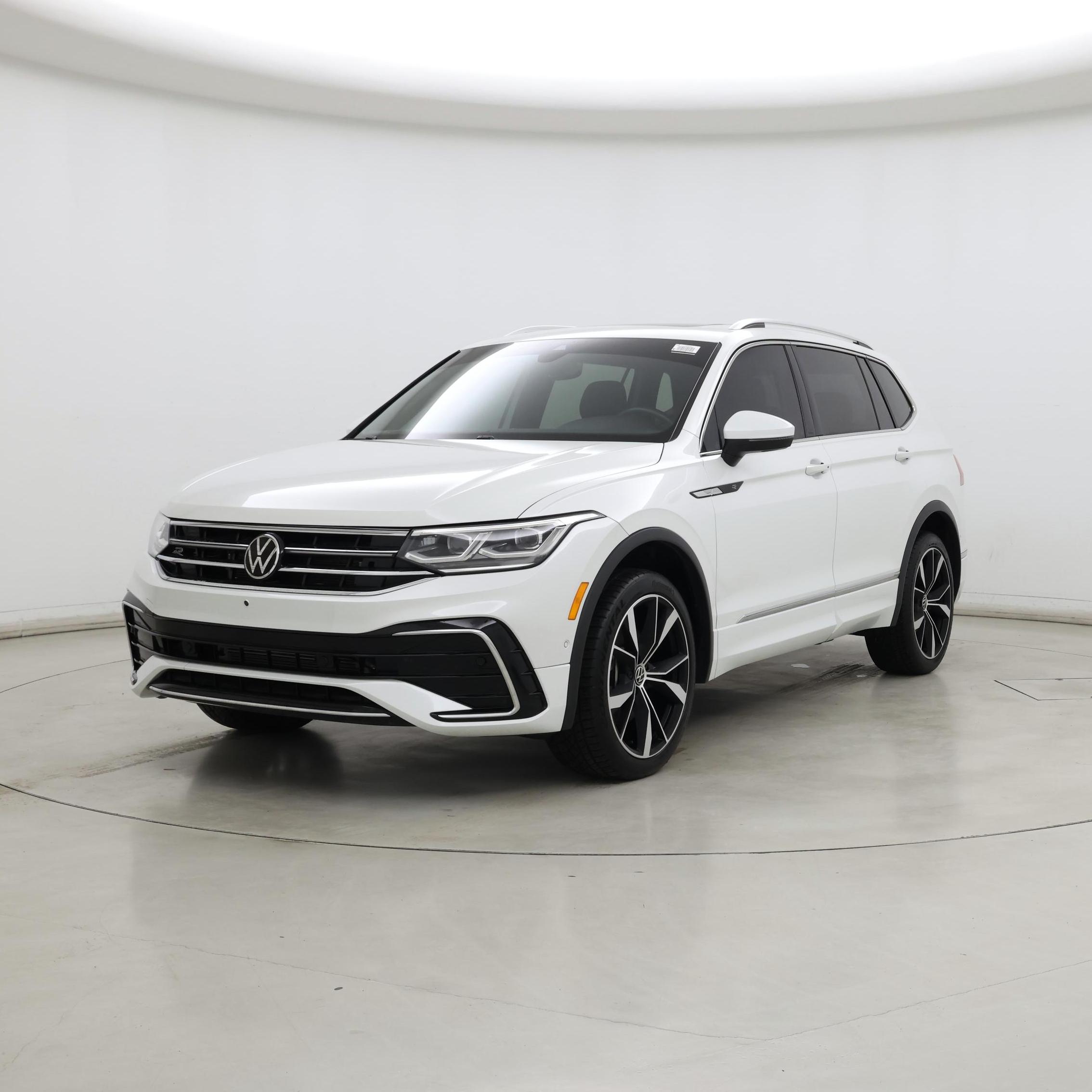 Thumbnail: 2022 Volkswagen Tiguan - 4