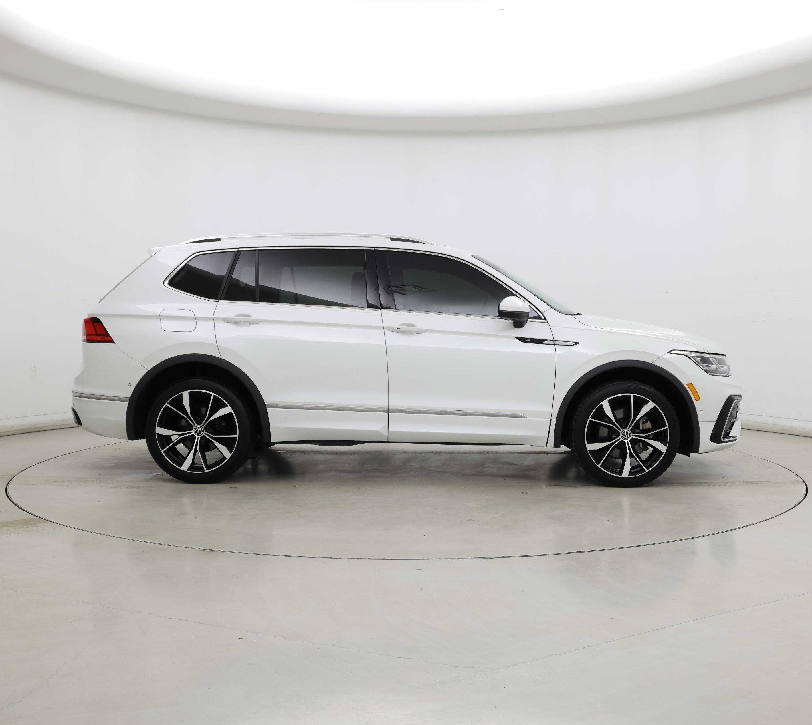 Thumbnail: 2022 Volkswagen Tiguan - 7