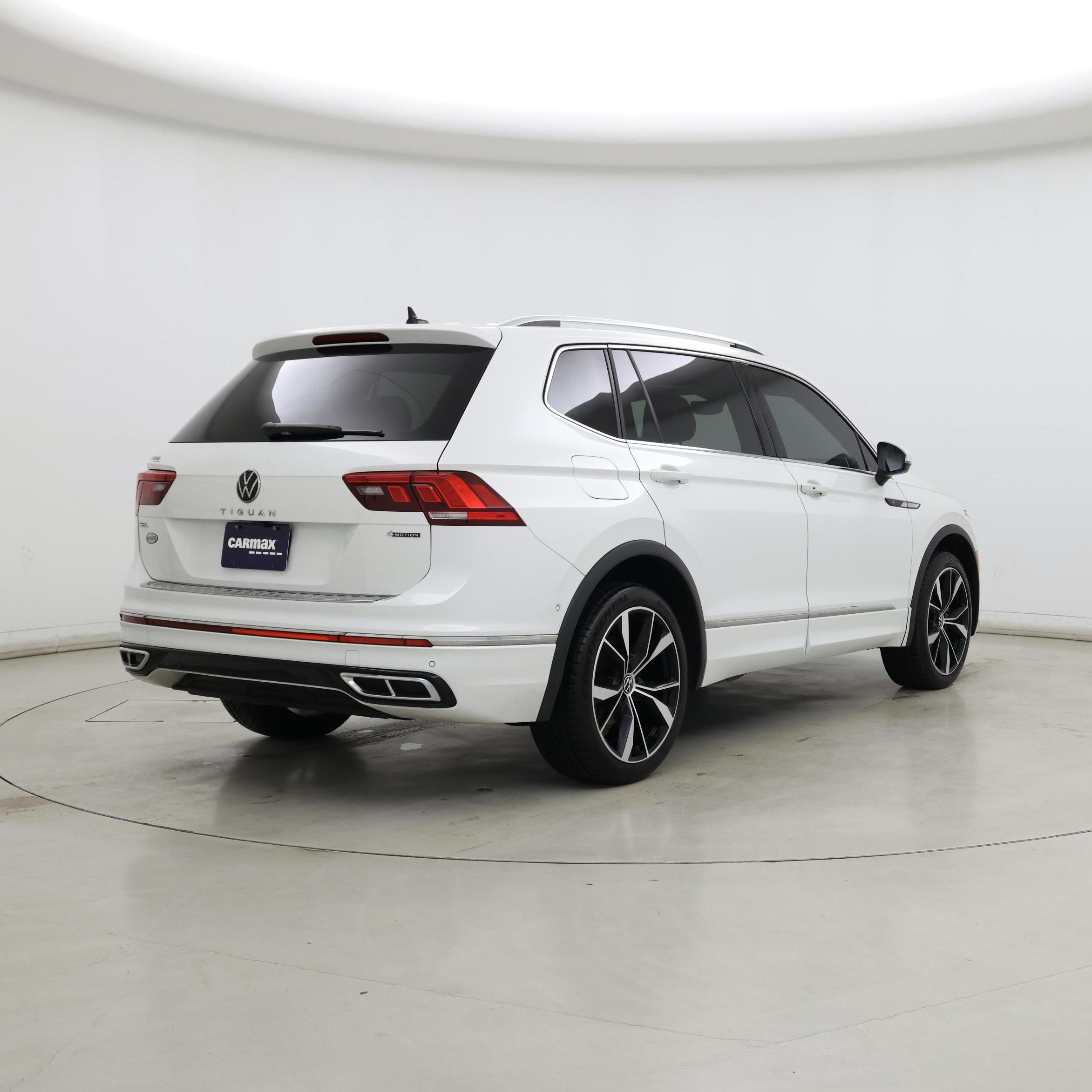 Thumbnail: 2022 Volkswagen Tiguan - 8