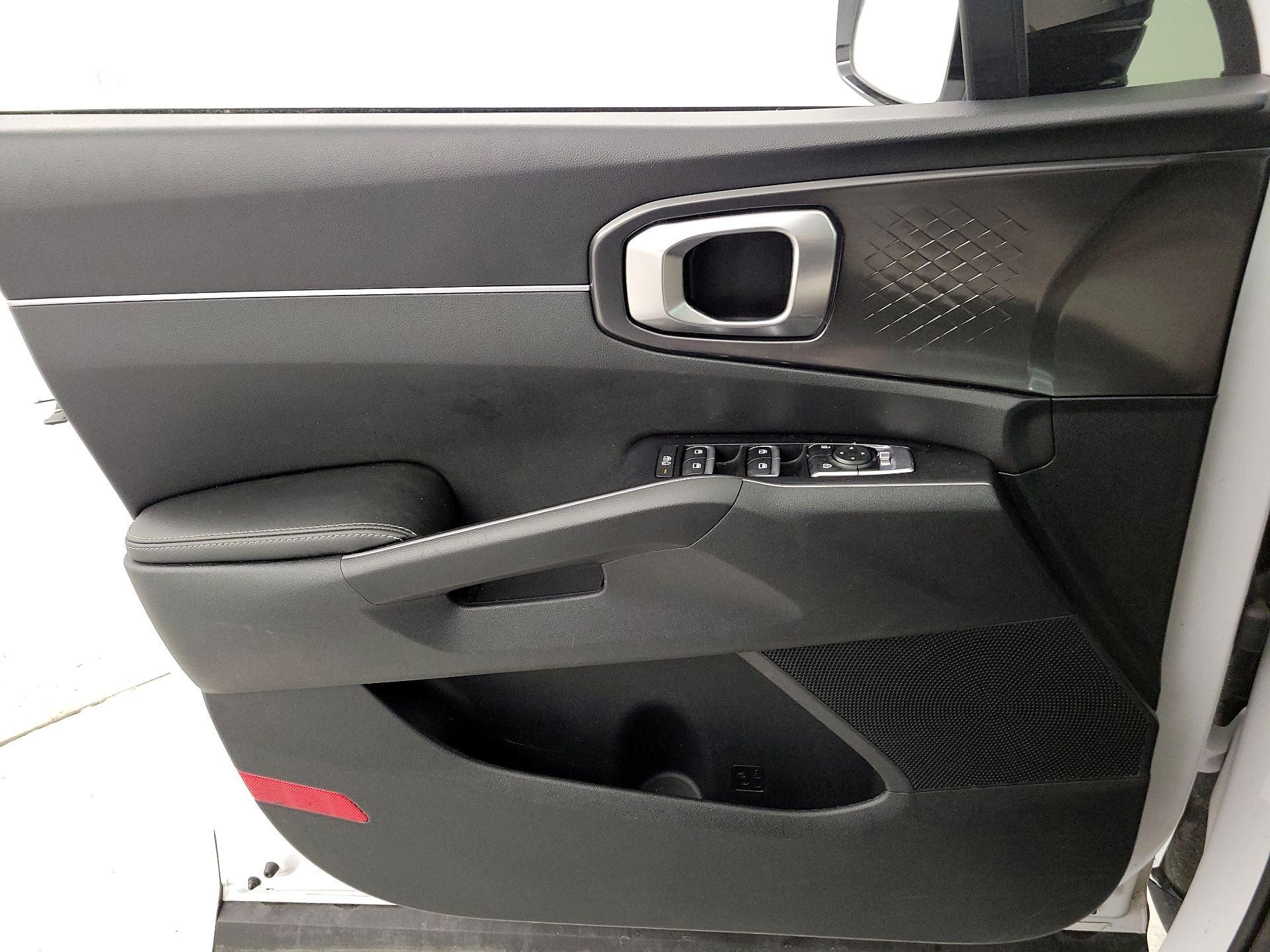 Thumbnail: 2022 Kia Sorento - 12