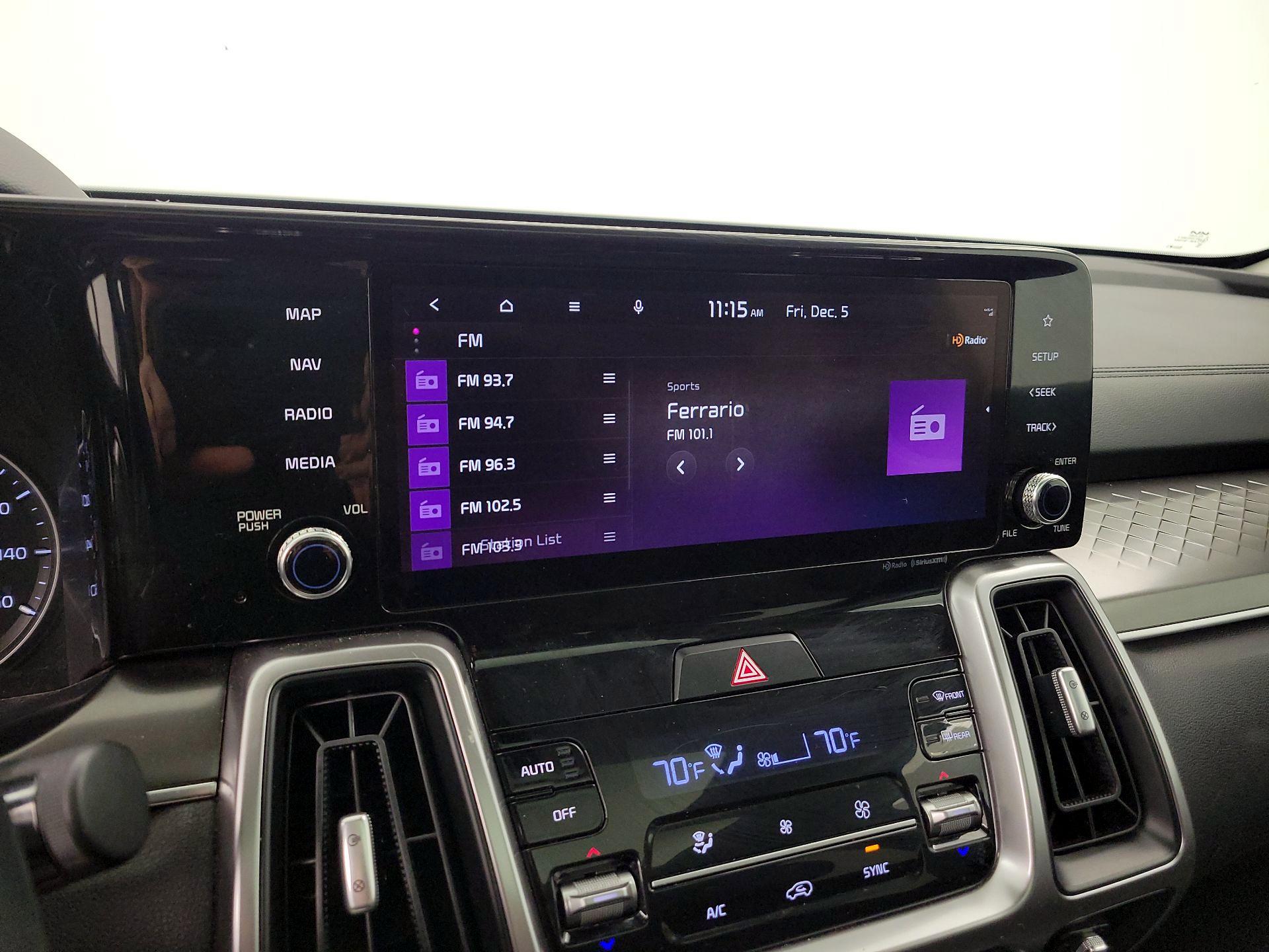 Thumbnail: 2022 Kia Sorento - 16