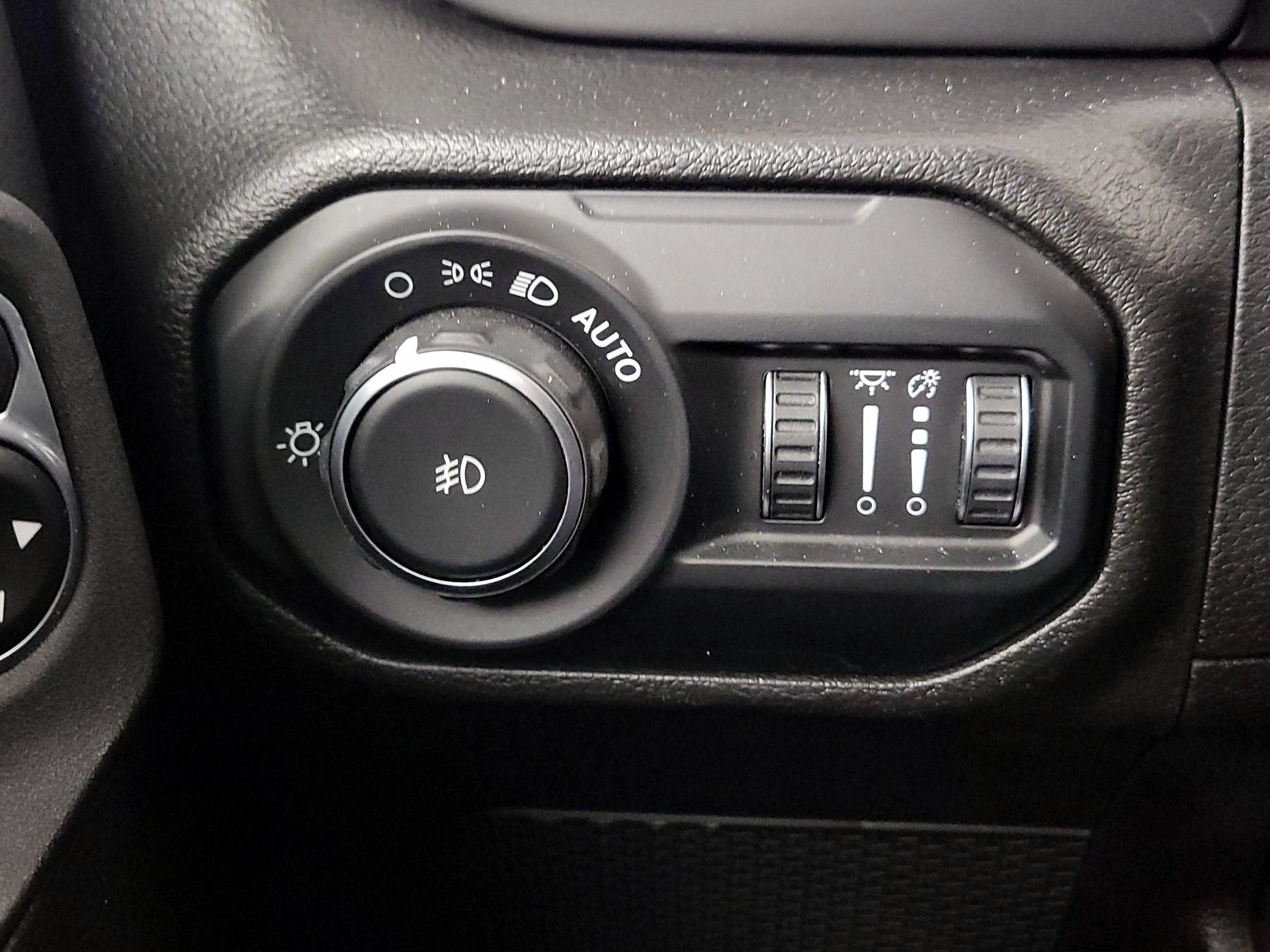 Thumbnail: 2021 Jeep Wrangler - 13