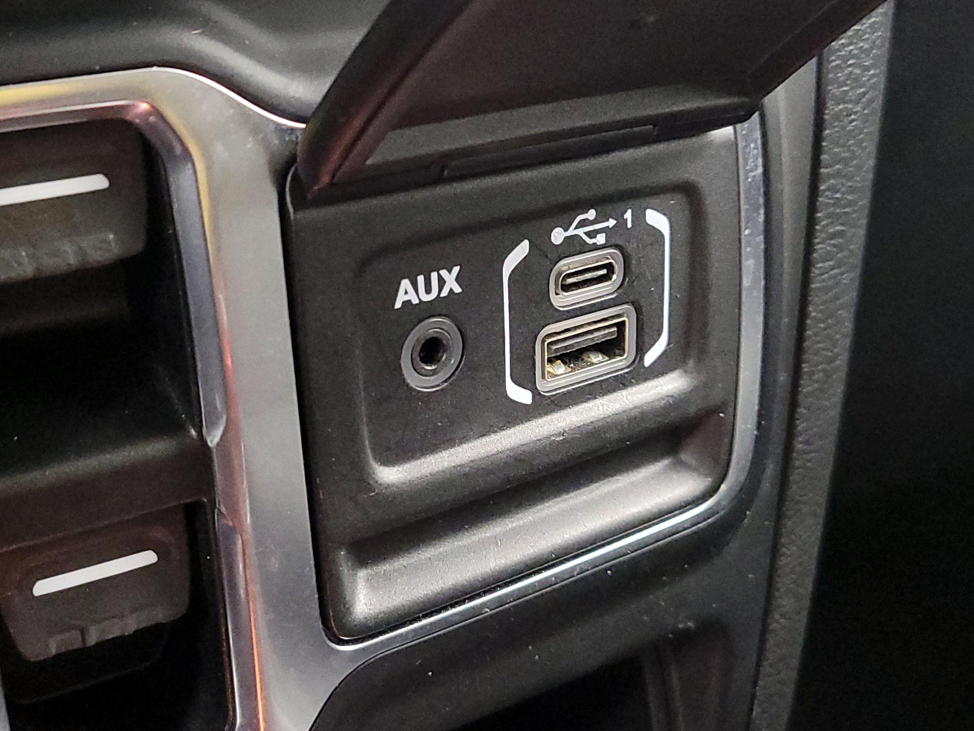 Thumbnail: 2021 Jeep Wrangler - 19