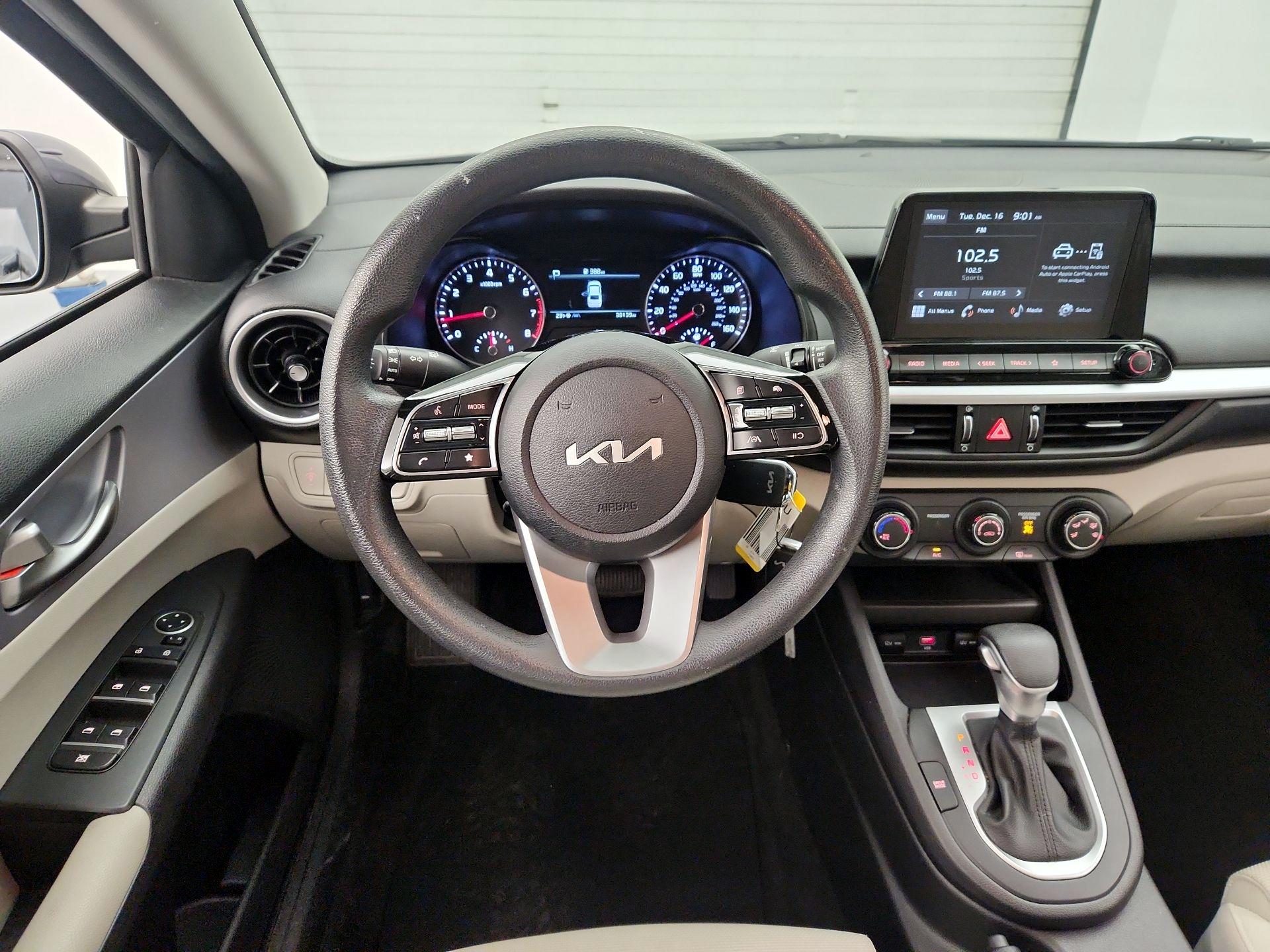 Thumbnail: 2022 Kia Forte - 10