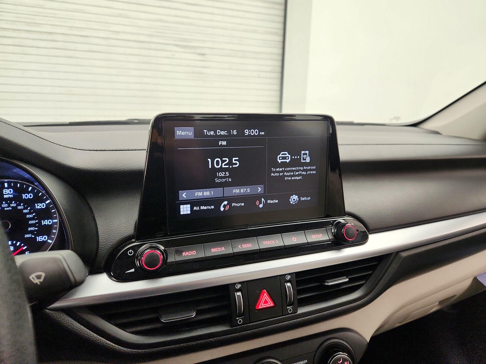 Thumbnail: 2022 Kia Forte - 15