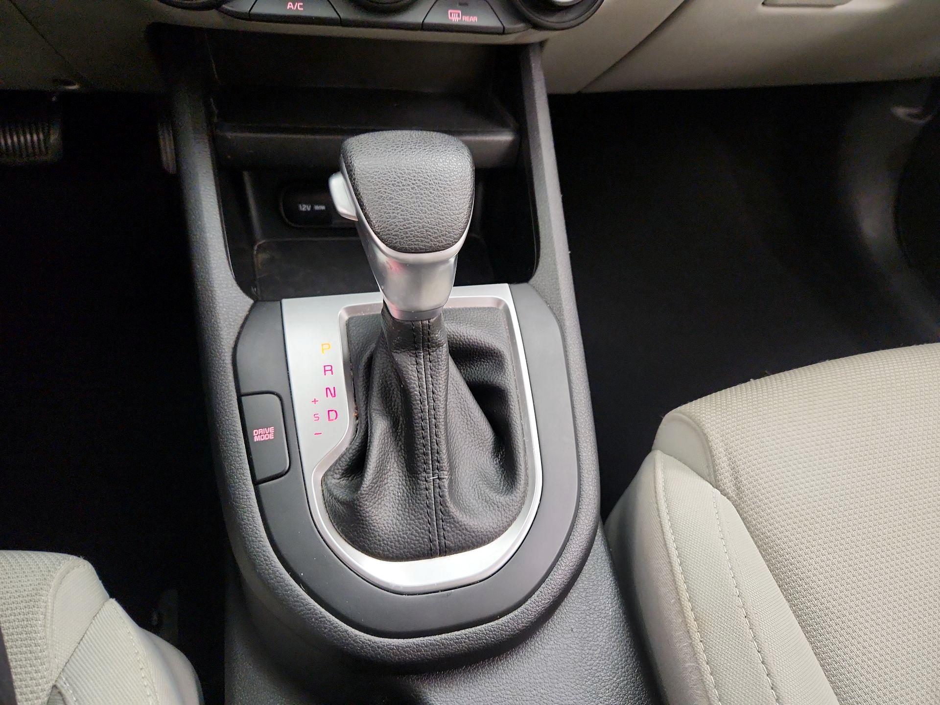 Thumbnail: 2022 Kia Forte - 17